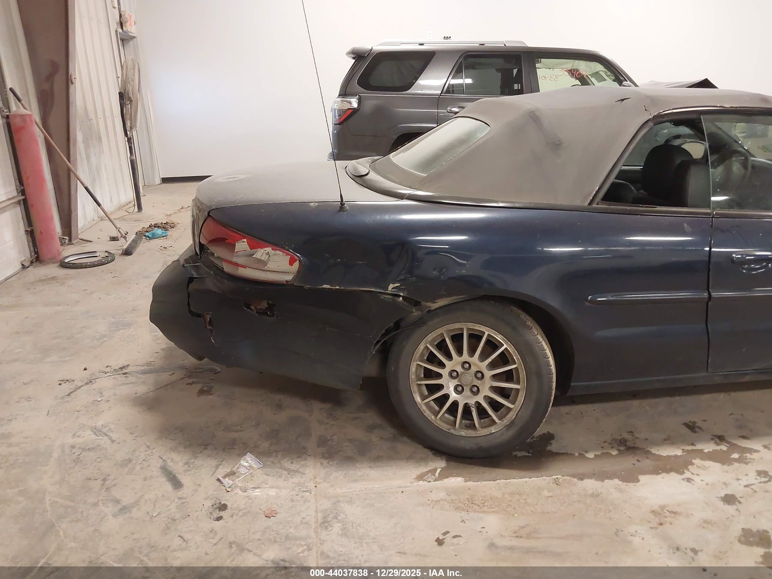 CHRYSLER SEBRING image 6