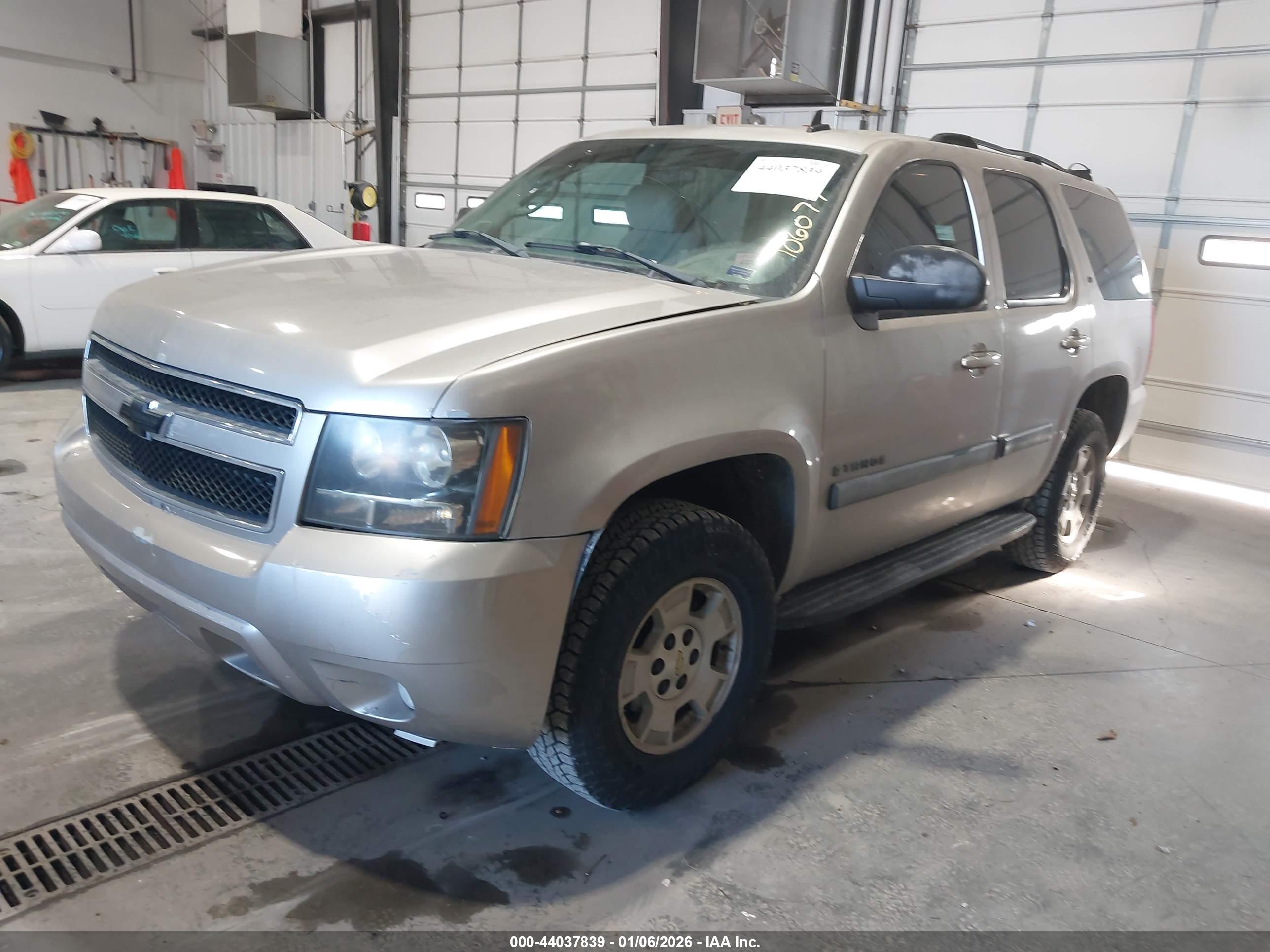 CHEVROLET TAHOE image 2
