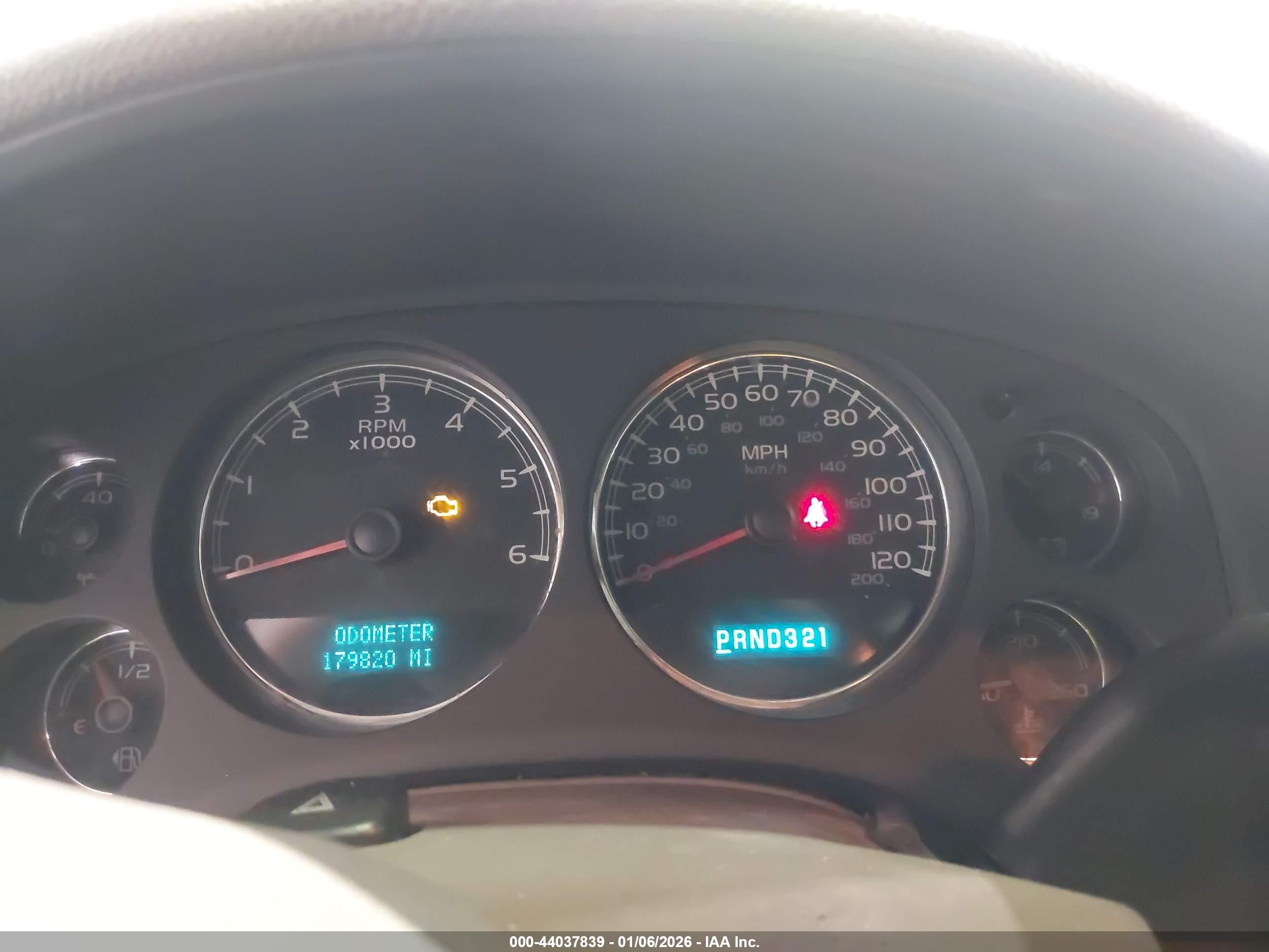 CHEVROLET TAHOE image 7