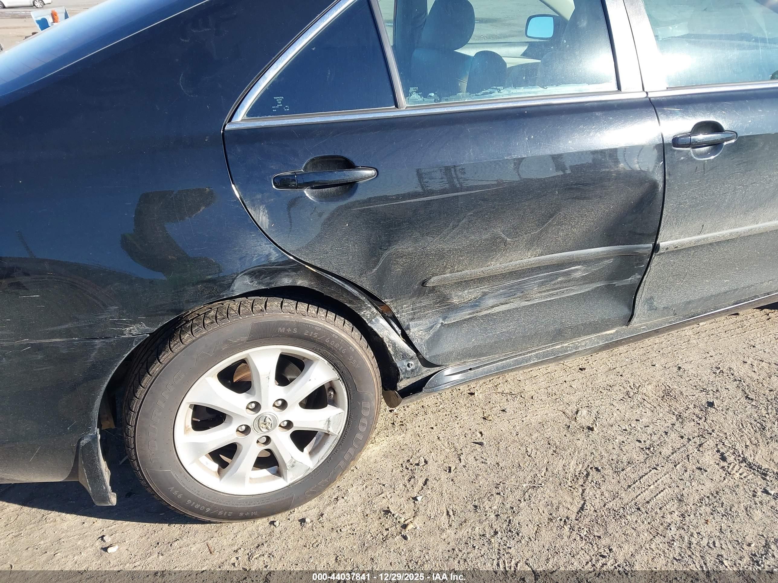 TOYOTA CAMRY image 6