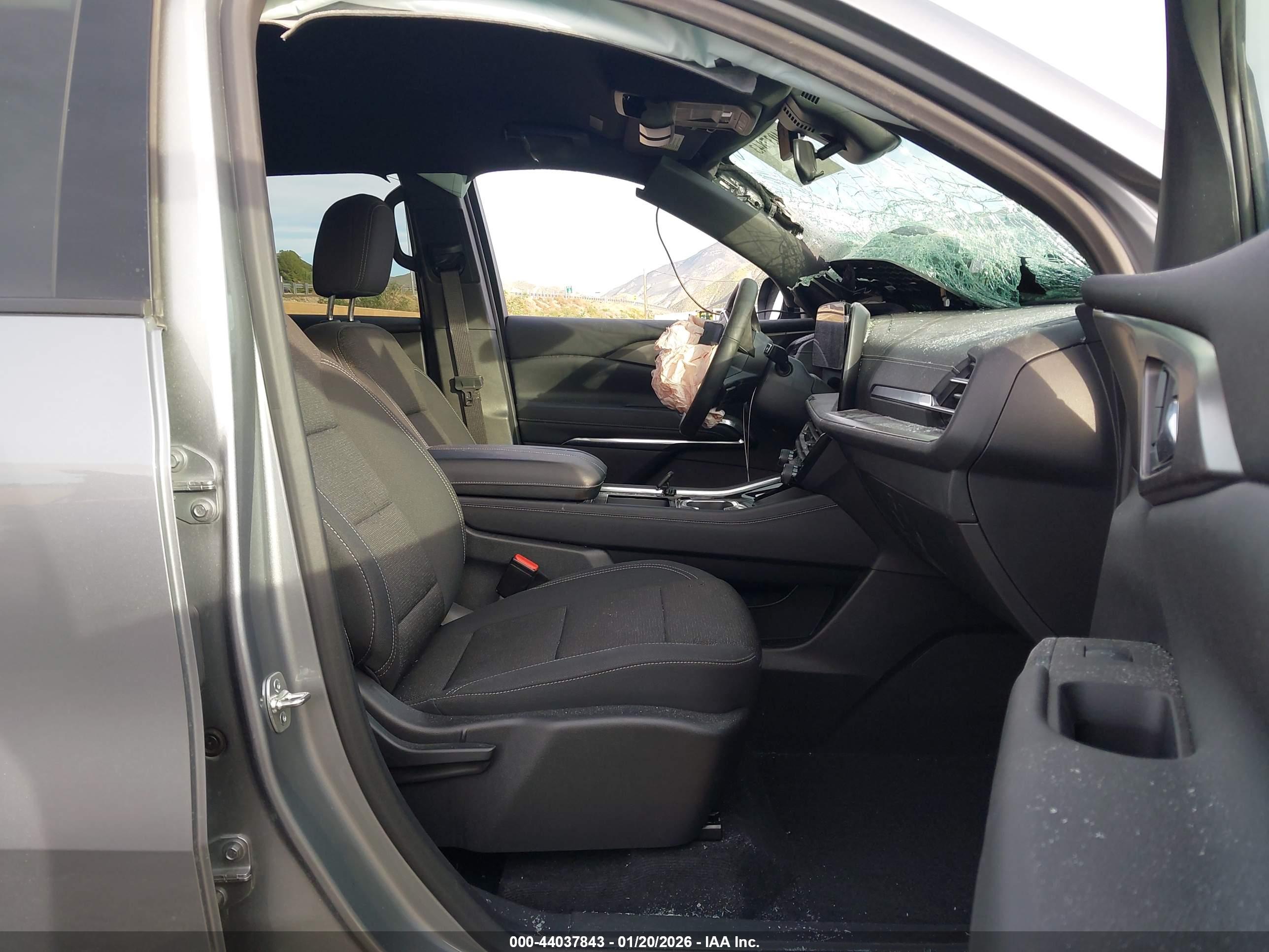 CHEVROLET TRAVERSE image 5