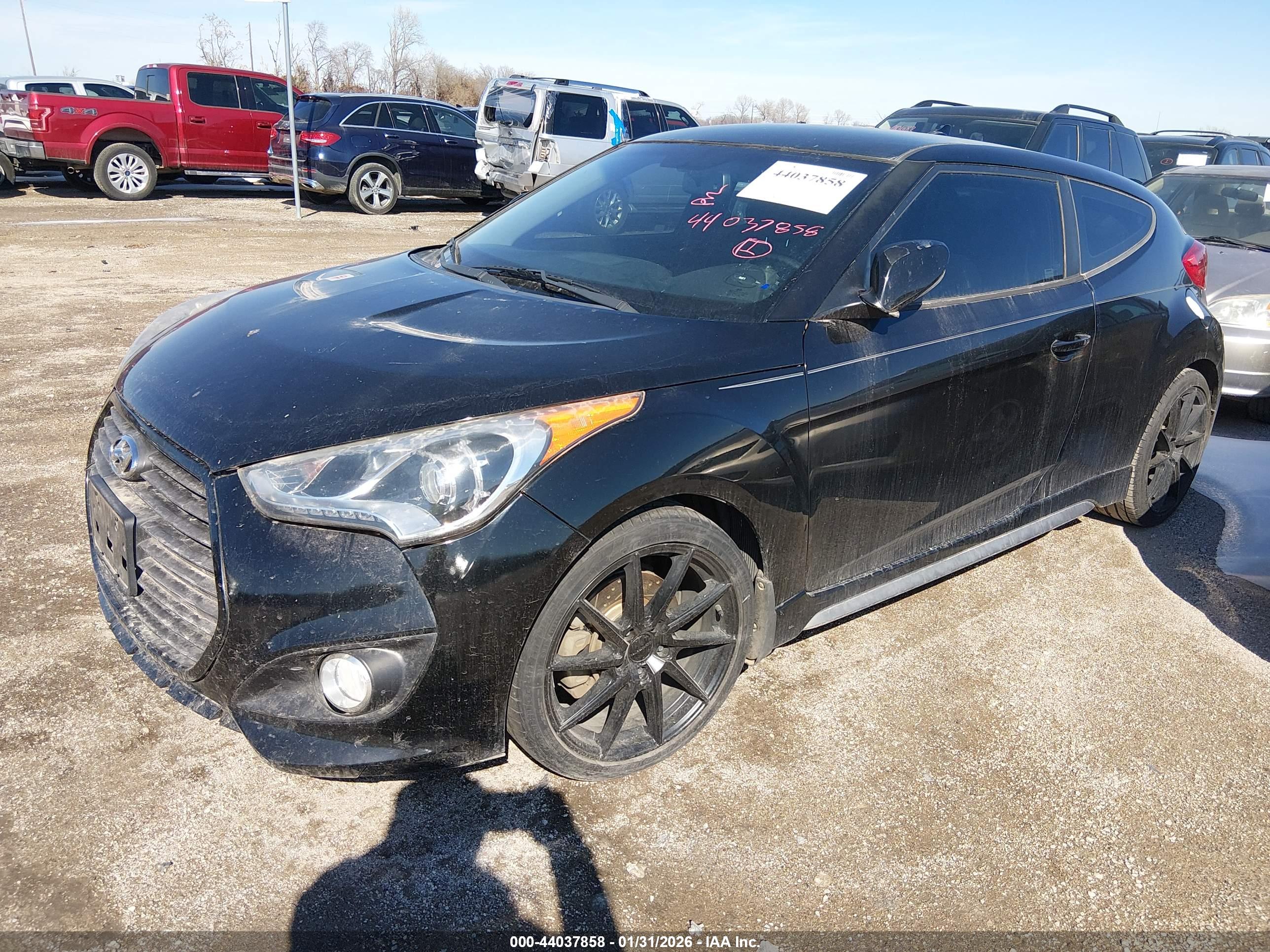 HYUNDAI VELOSTER image 2