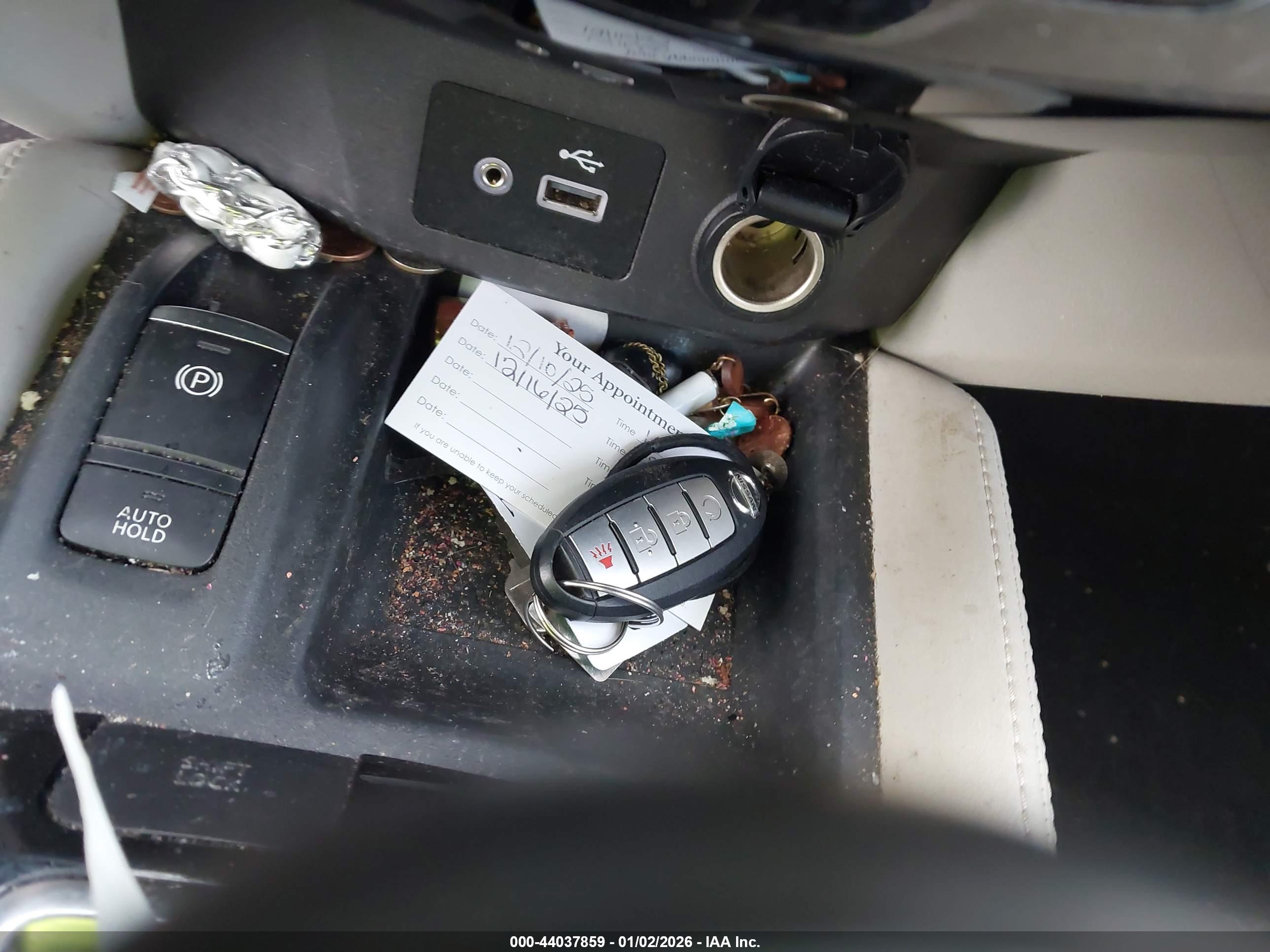 NISSAN ROGUE image 11