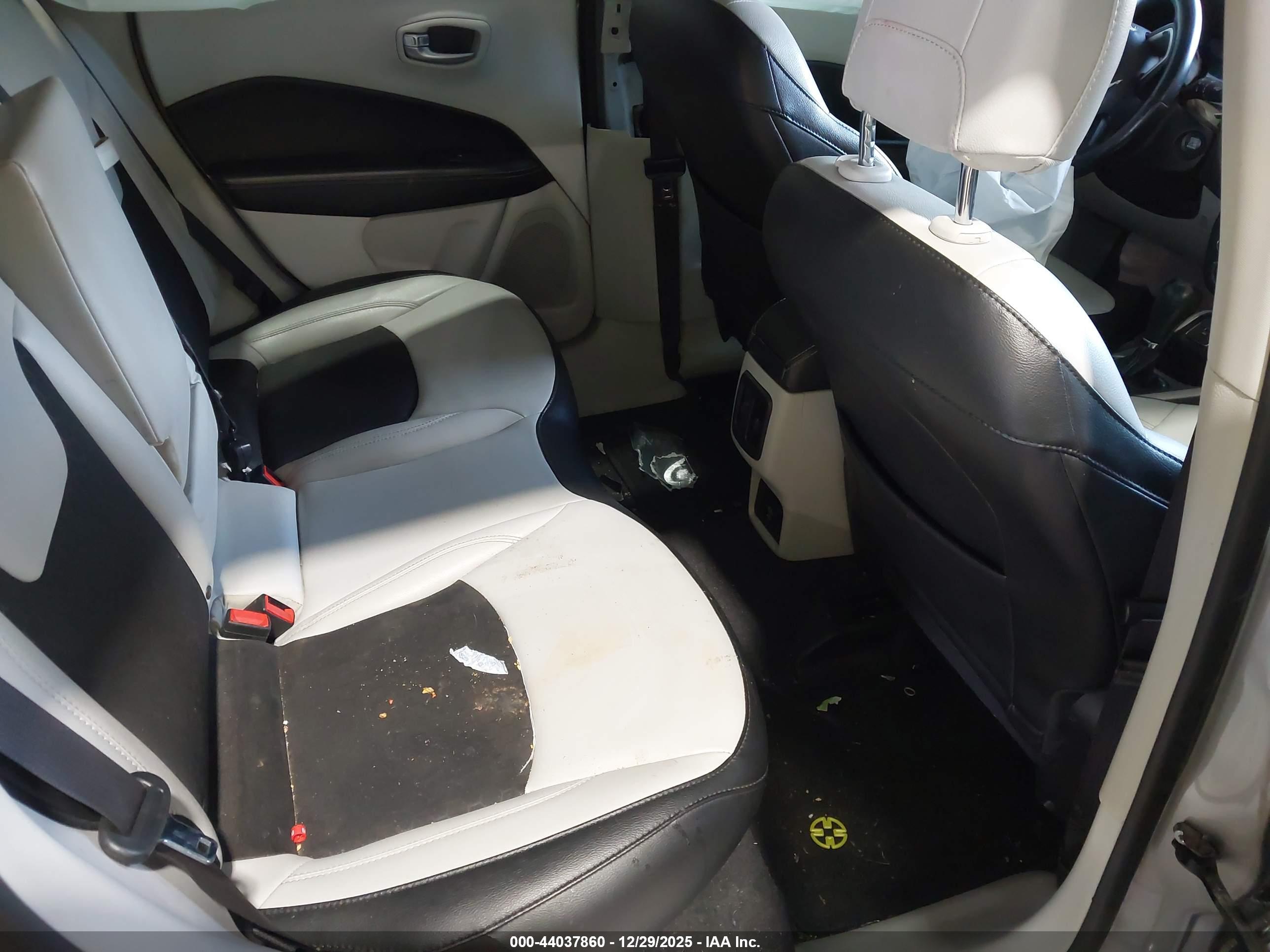 JEEP COMPASS image 8