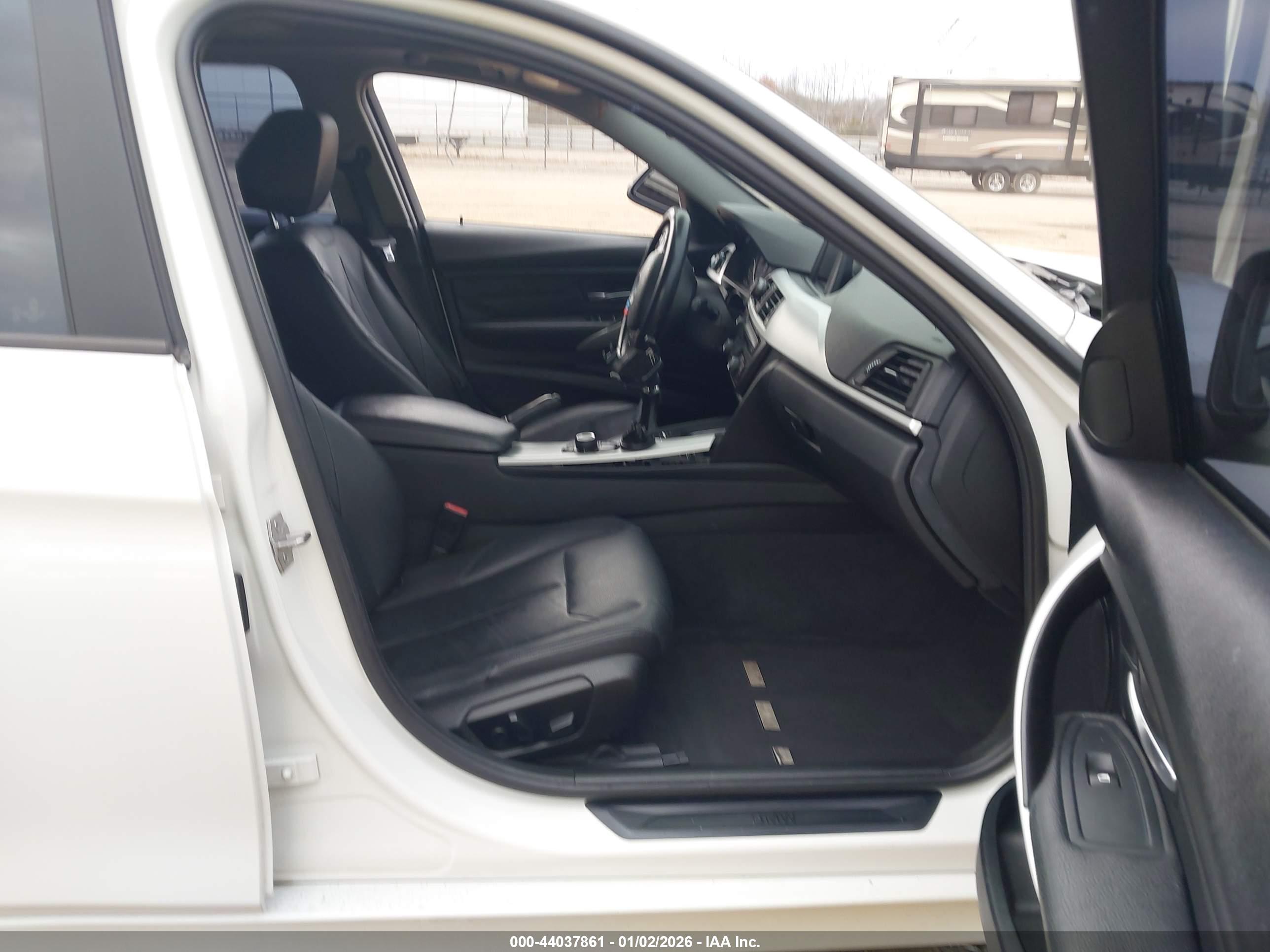 BMW 328I image 5