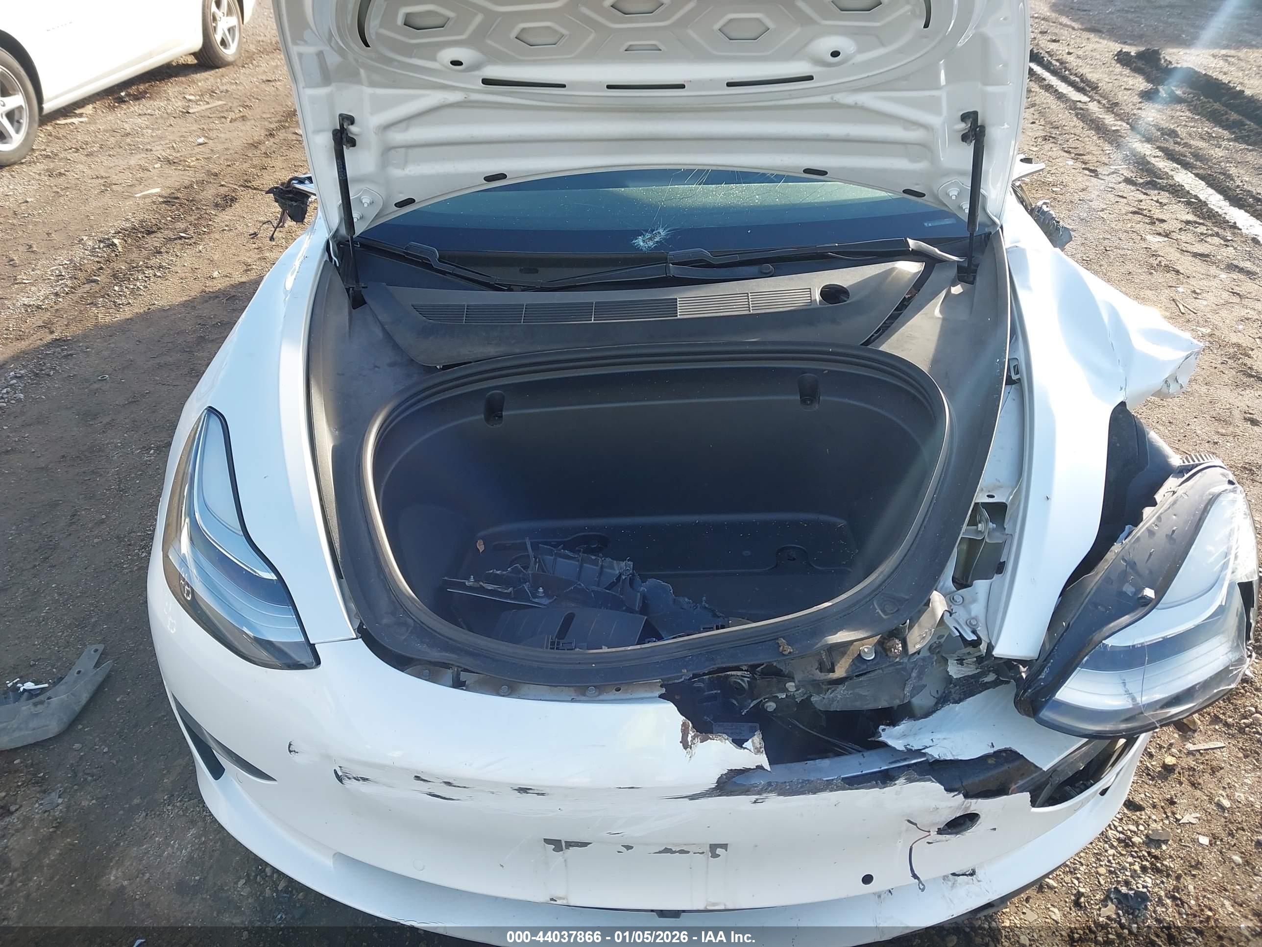 TESLA MODEL image 10