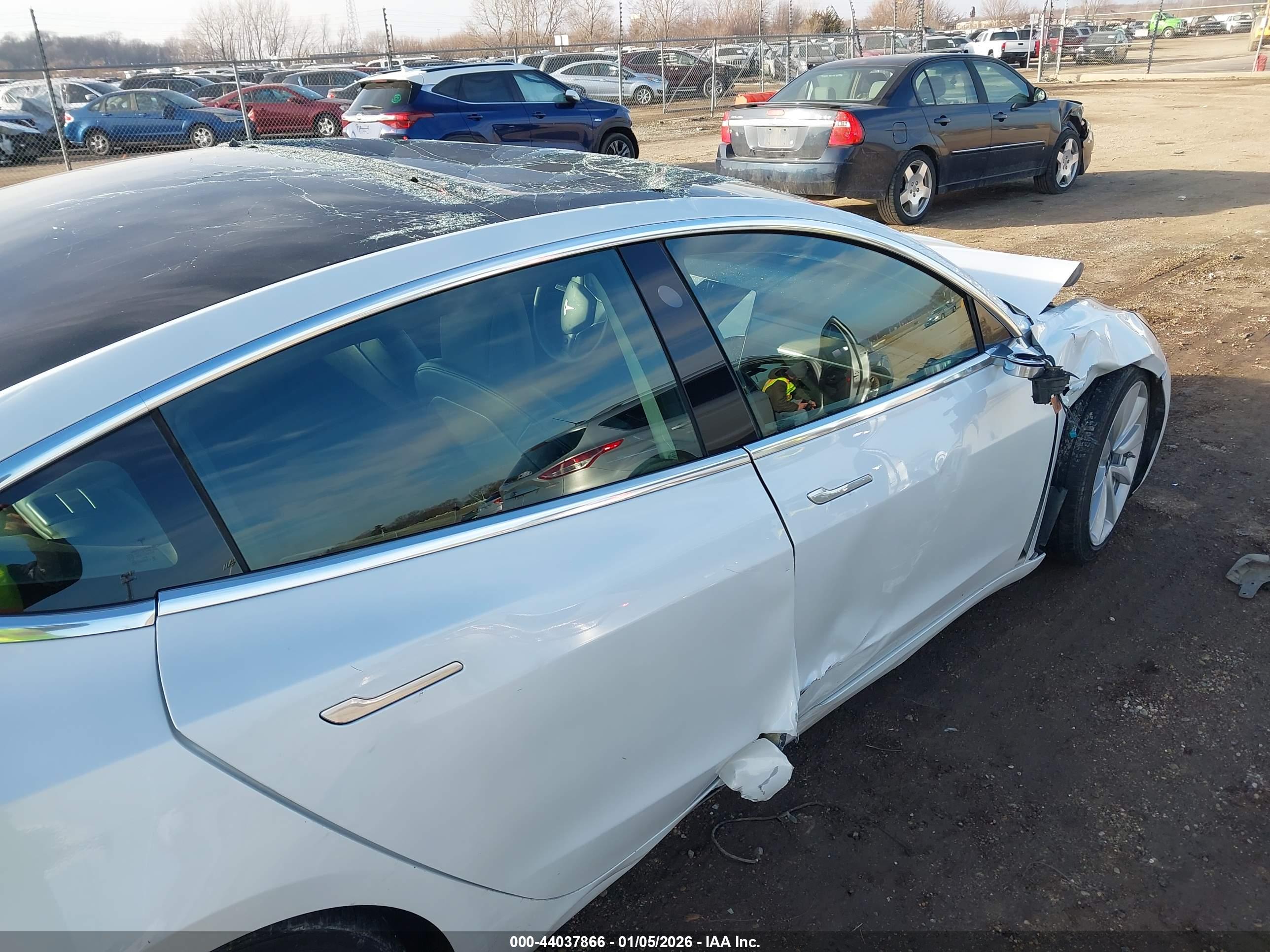 TESLA MODEL image 6