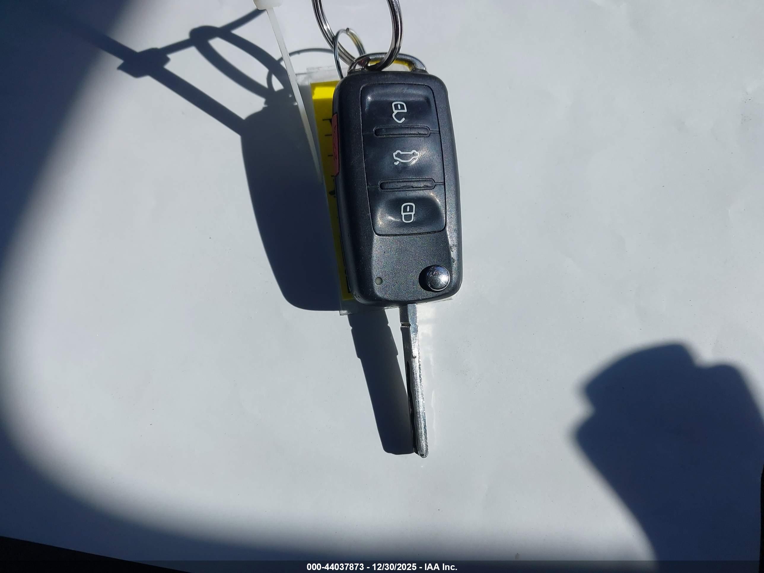 VOLKSWAGEN PASSAT image 11