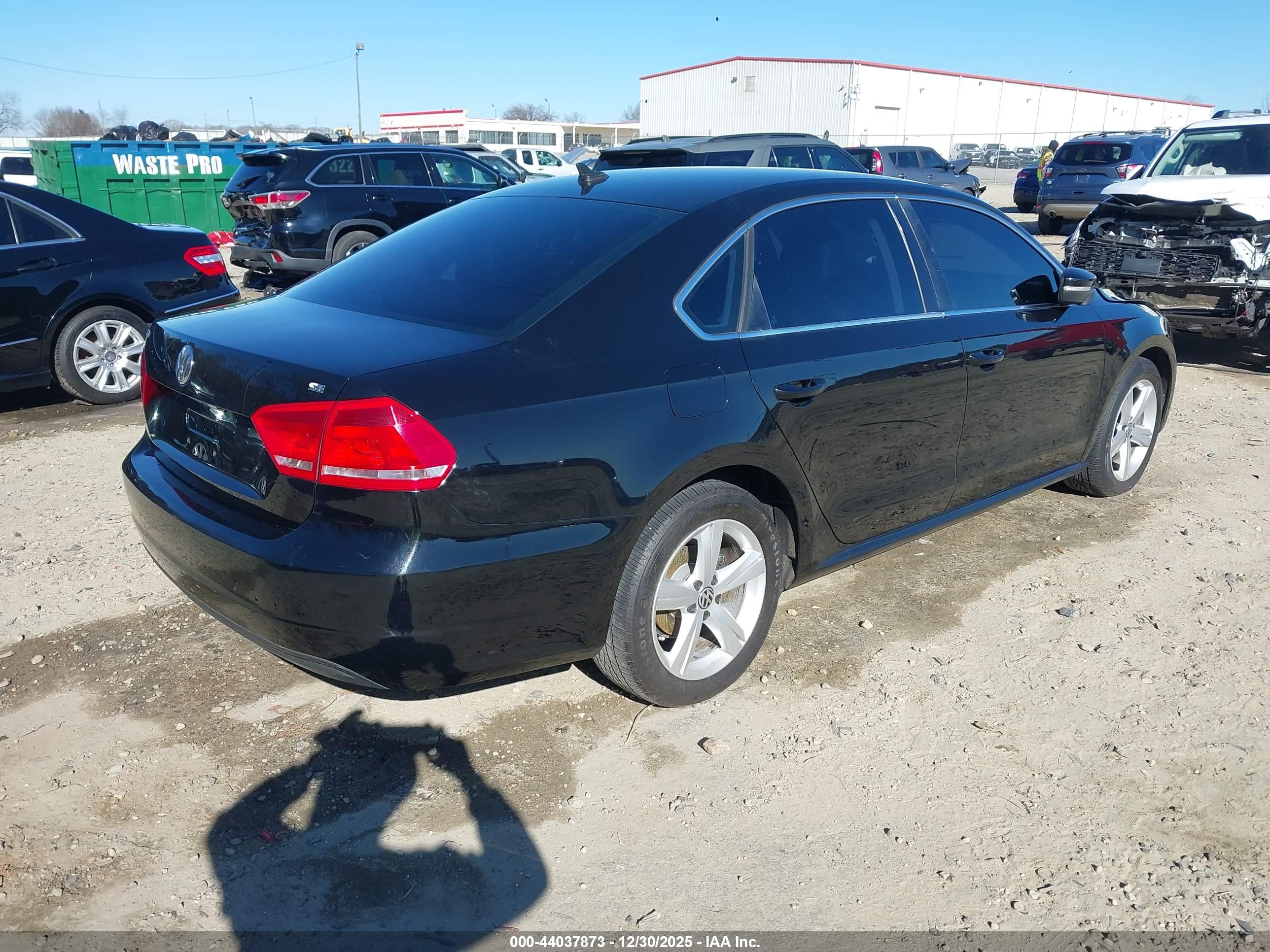 VOLKSWAGEN PASSAT image 4