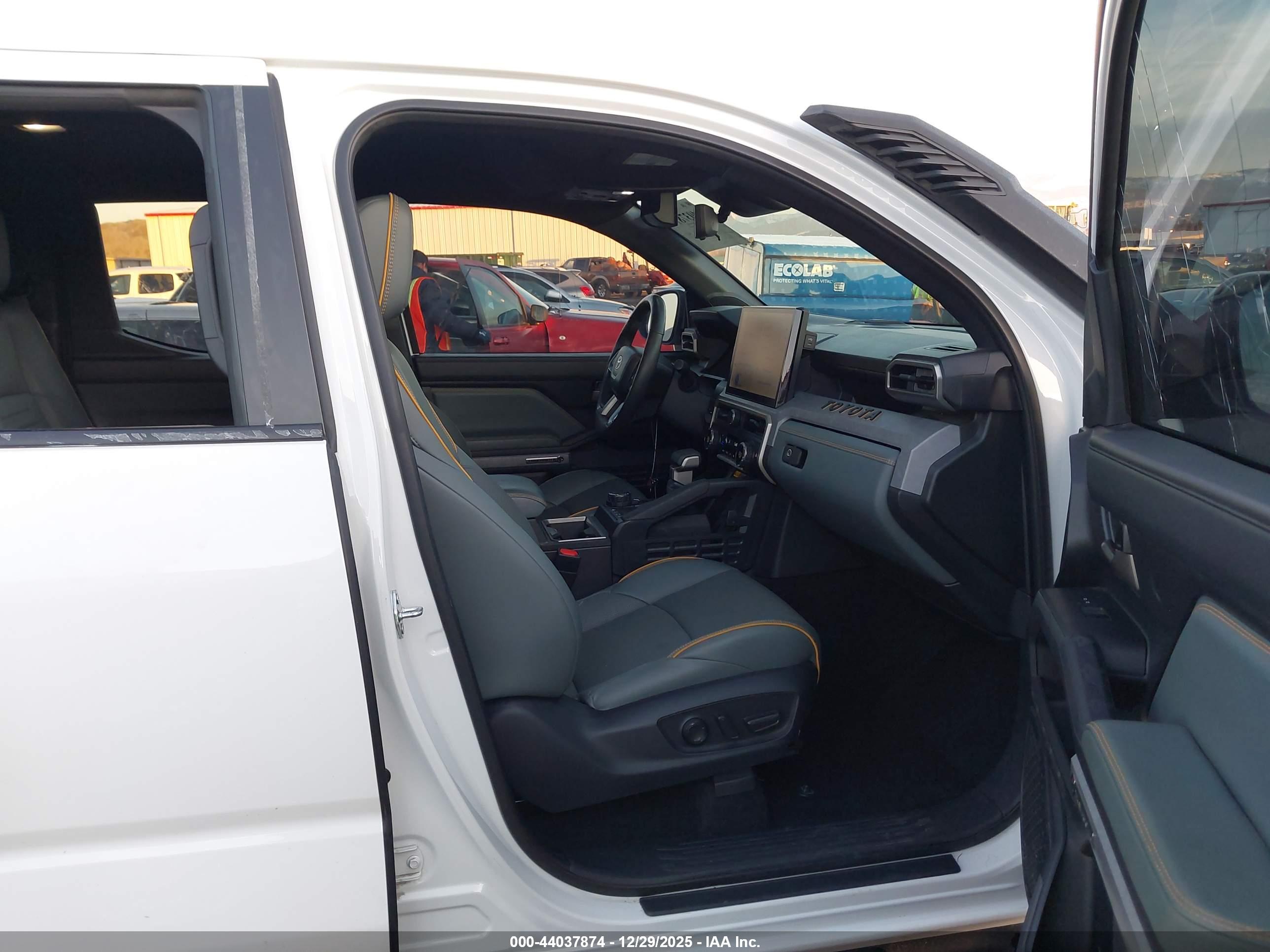 TOYOTA TACOMA image 5