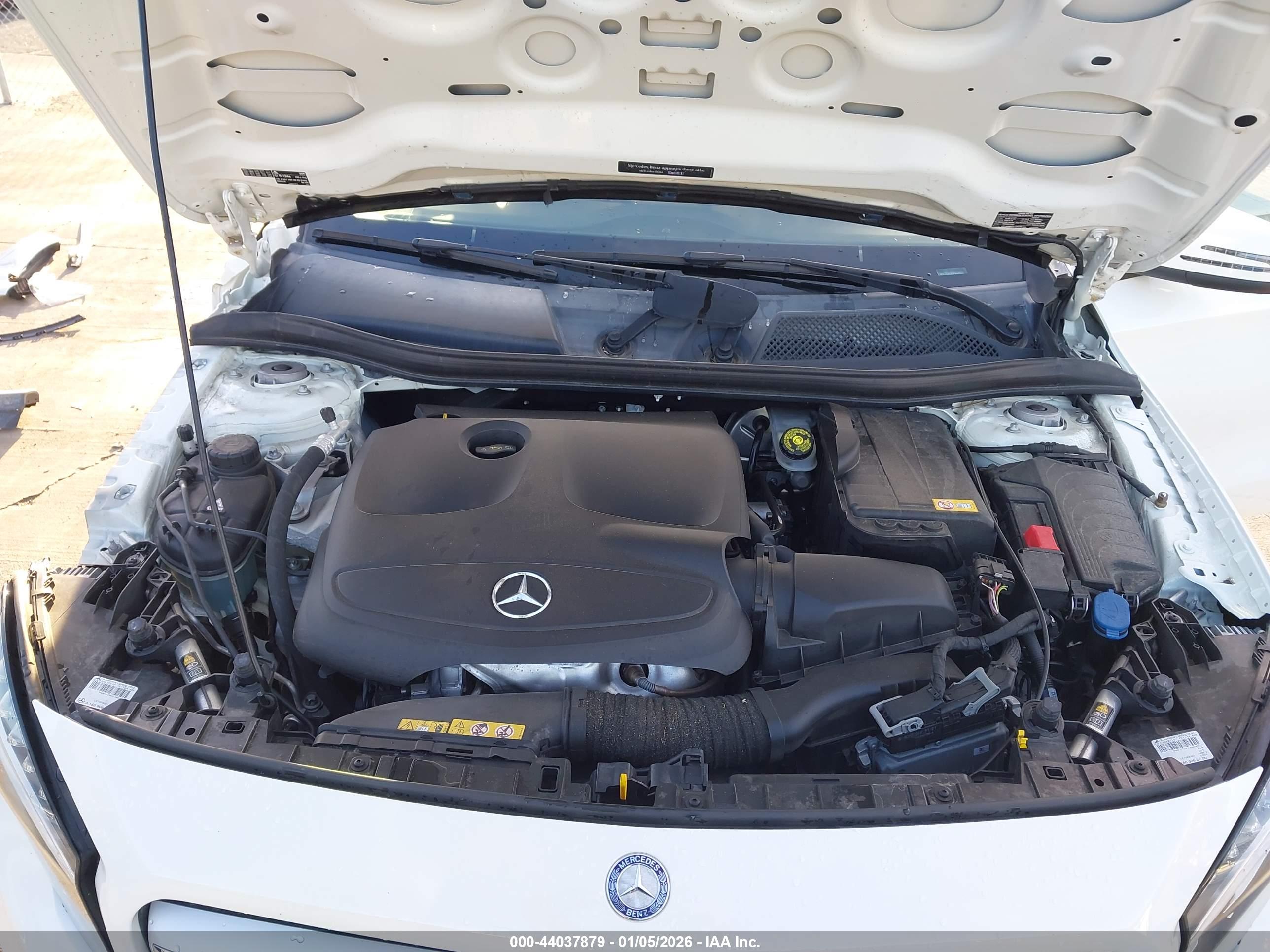 MERCEDES-BENZ GLA image 10