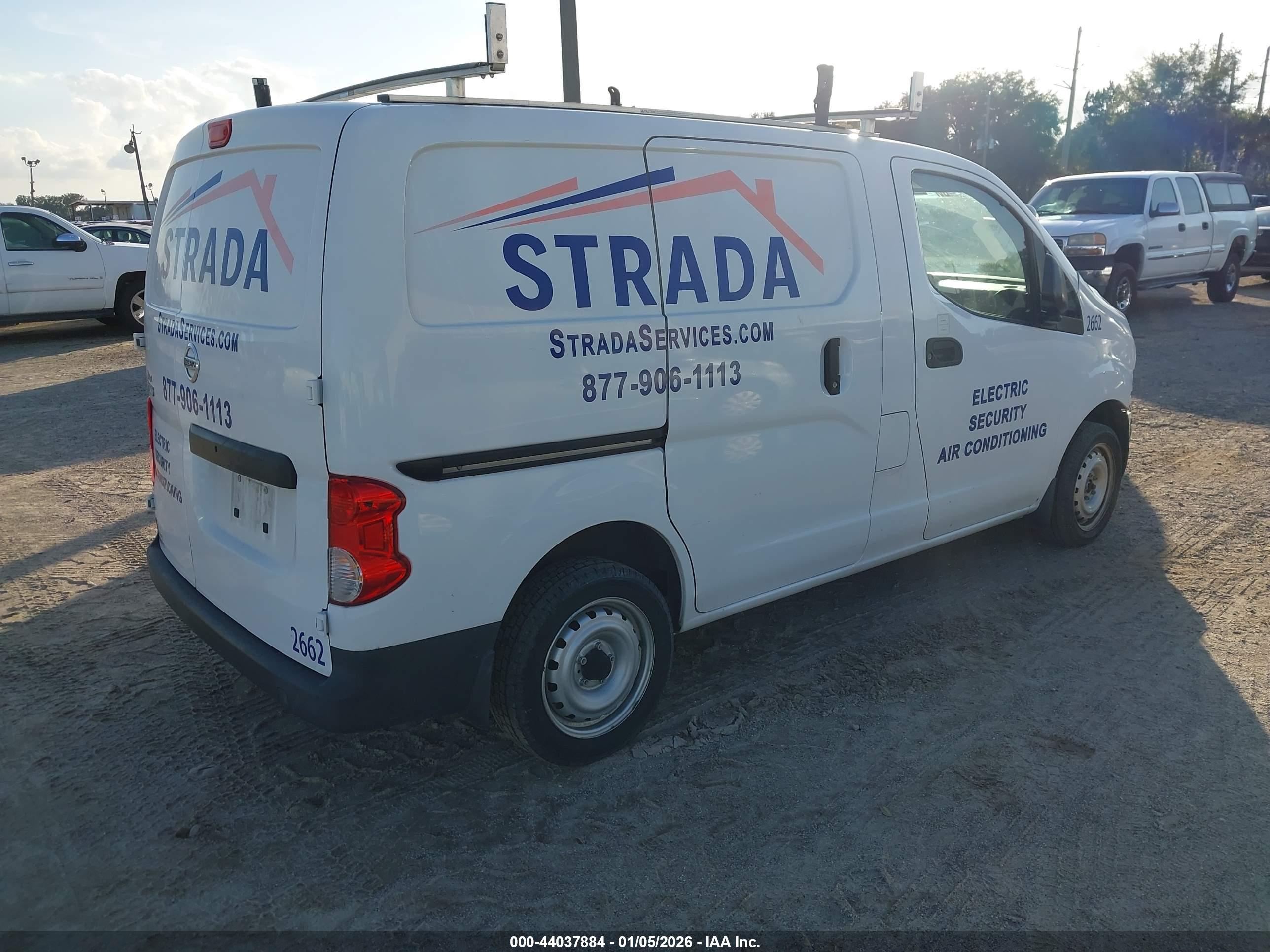 NISSAN NV200 image 4