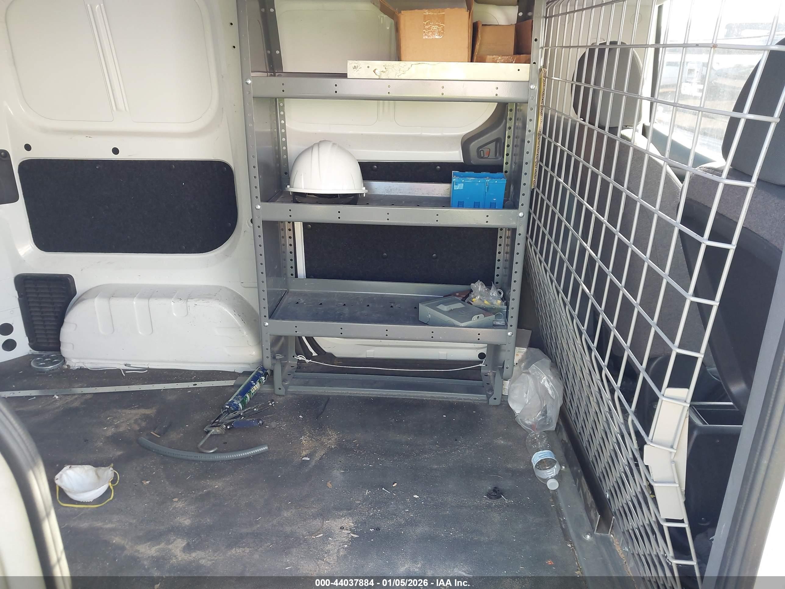 NISSAN NV200 image 8