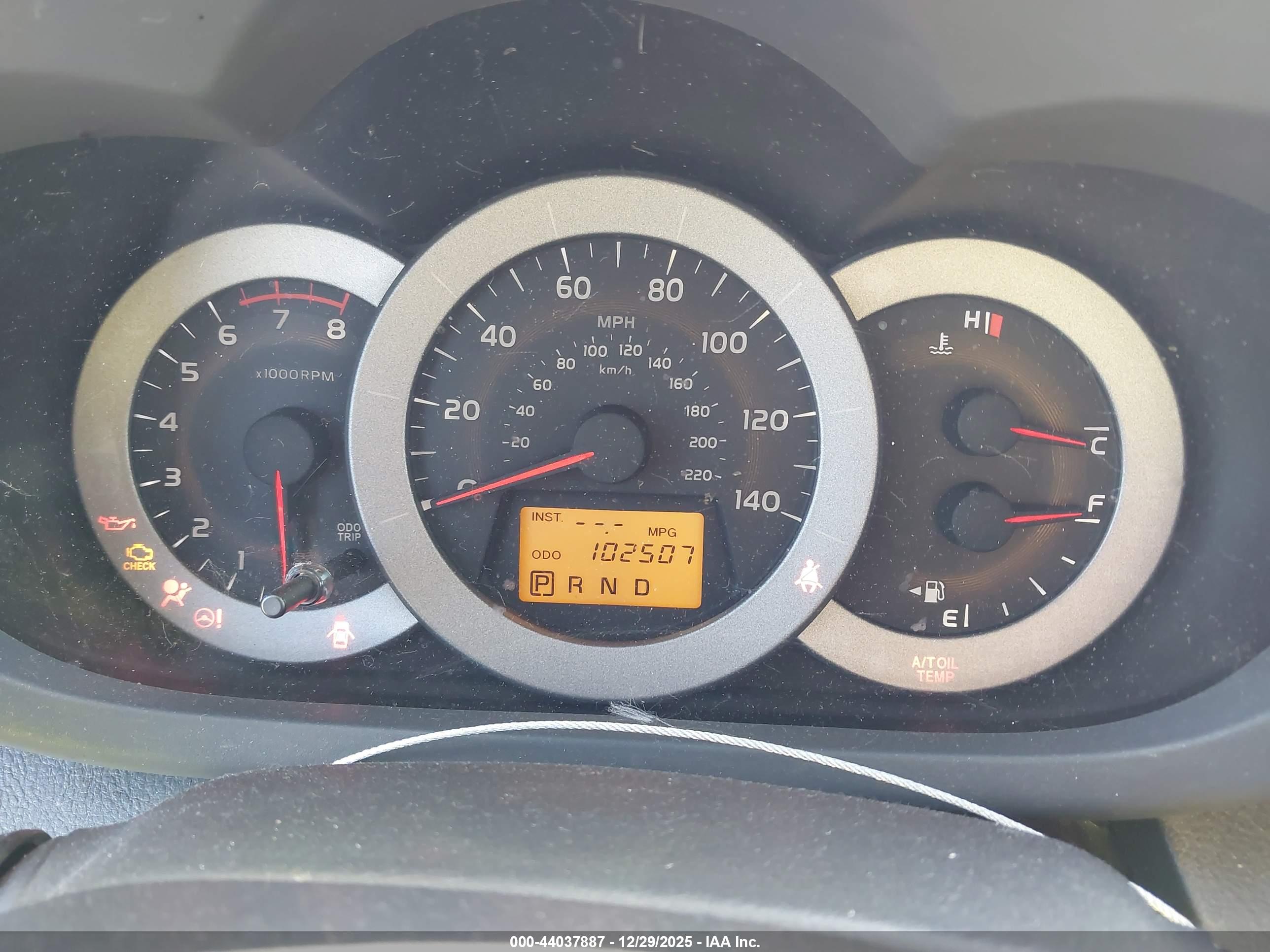 TOYOTA RAV4 image 7