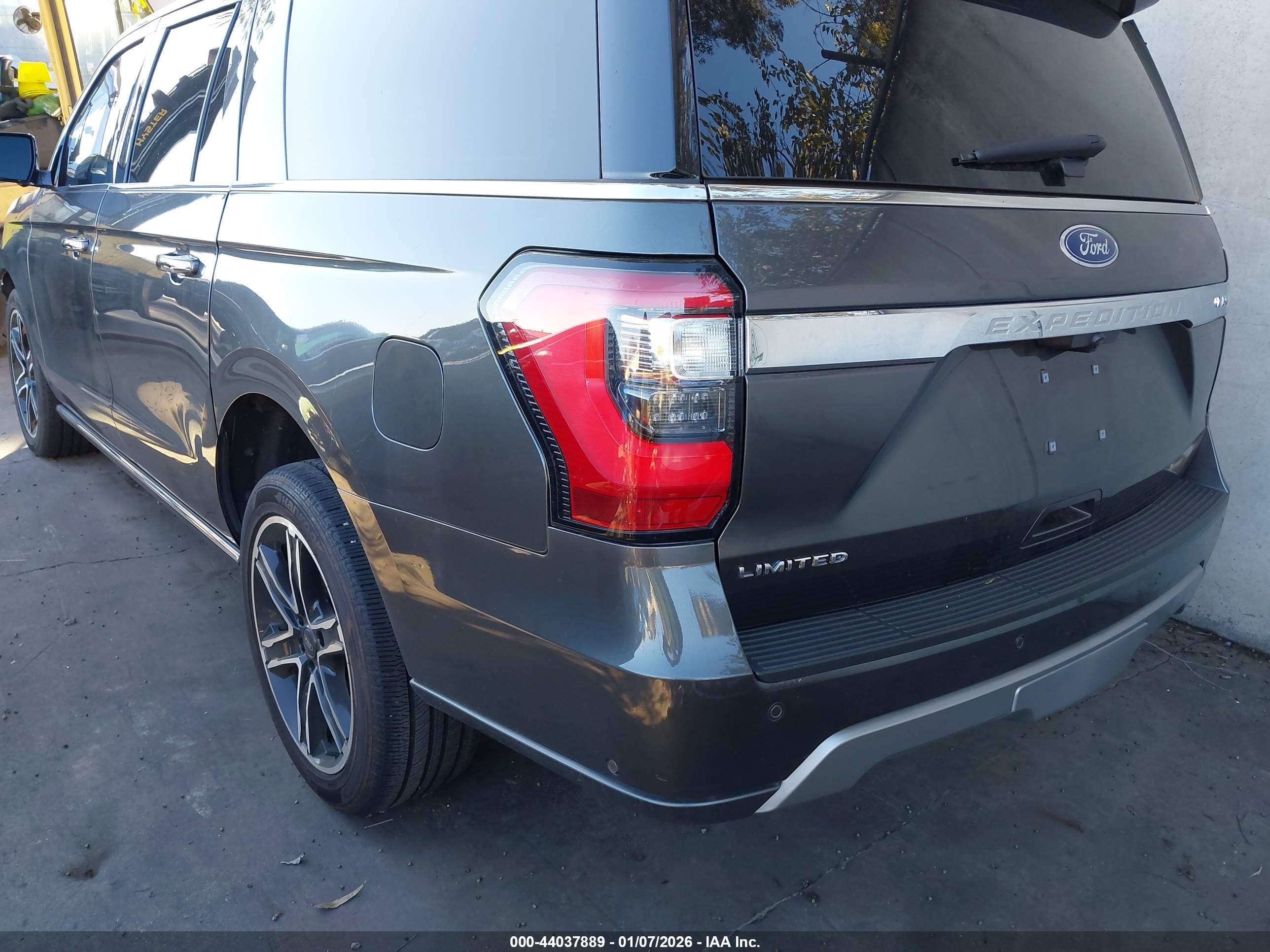 FORD EXPEDITION image 3