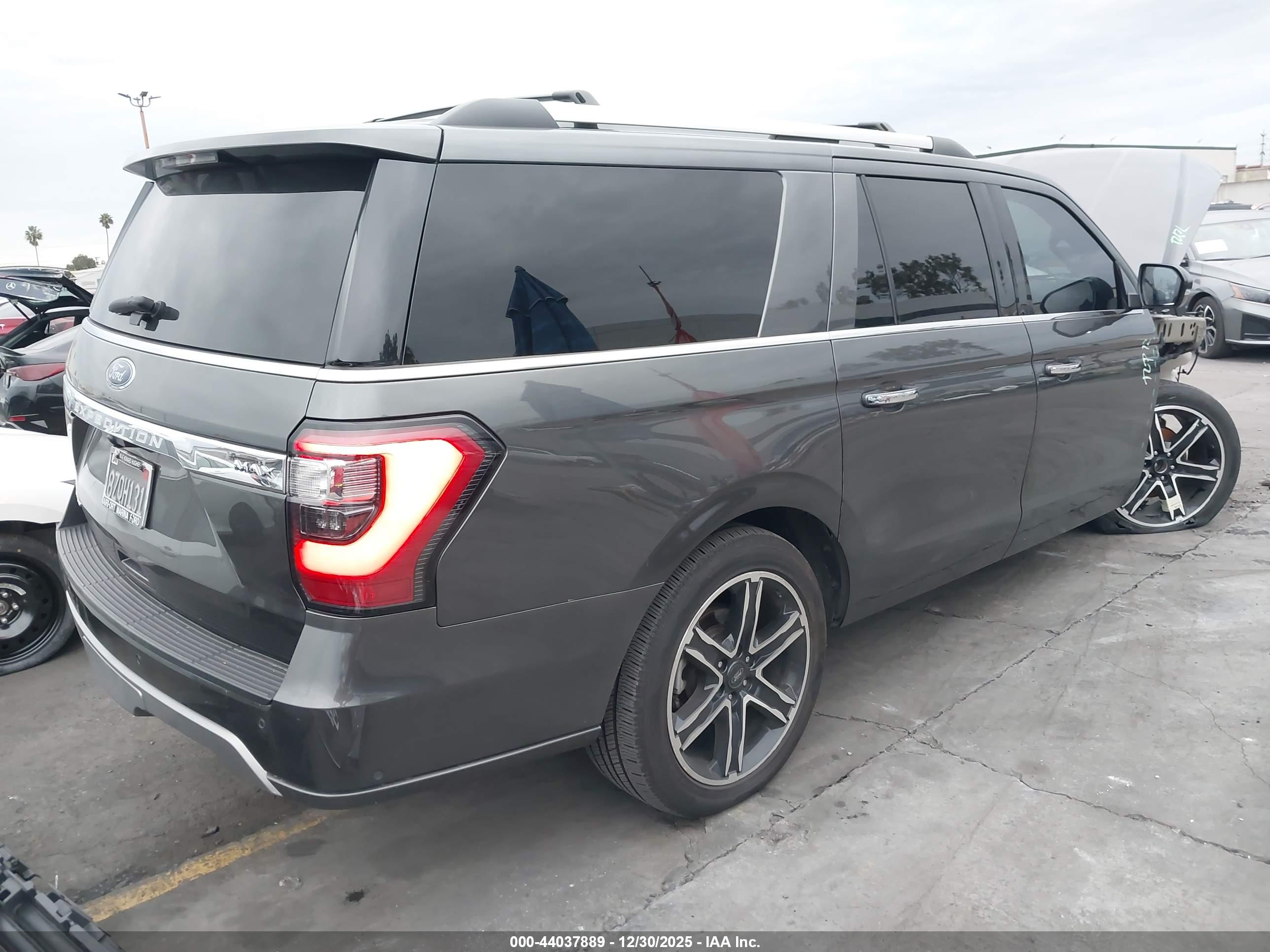 FORD EXPEDITION image 4