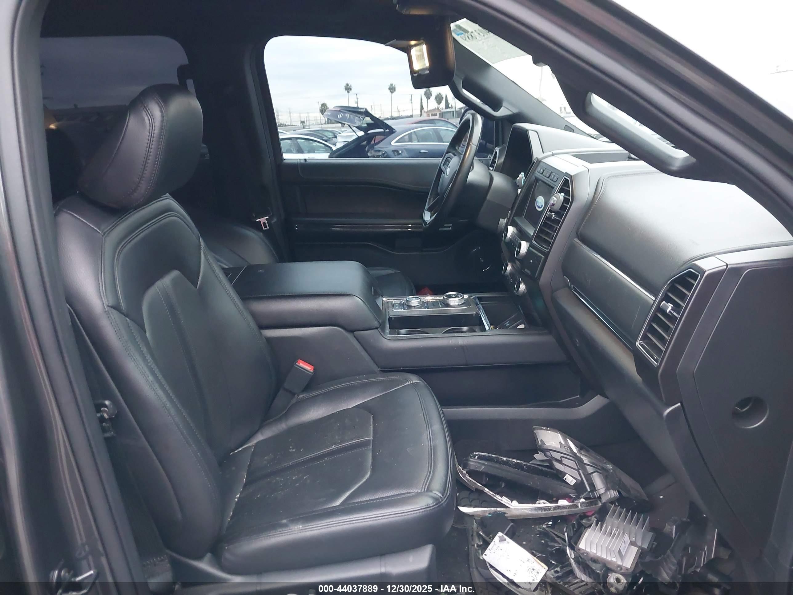 FORD EXPEDITION image 5