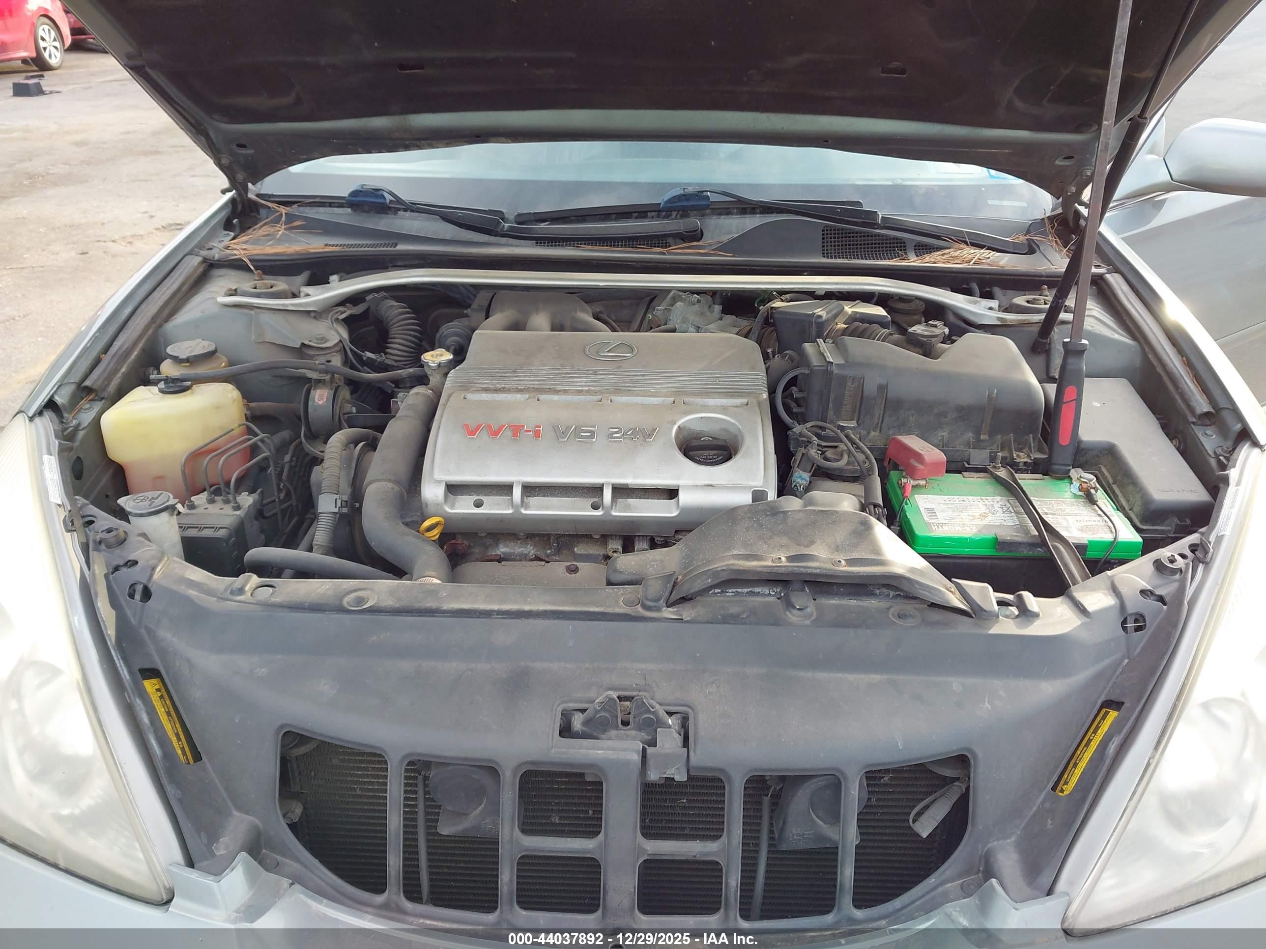 LEXUS ES image 10