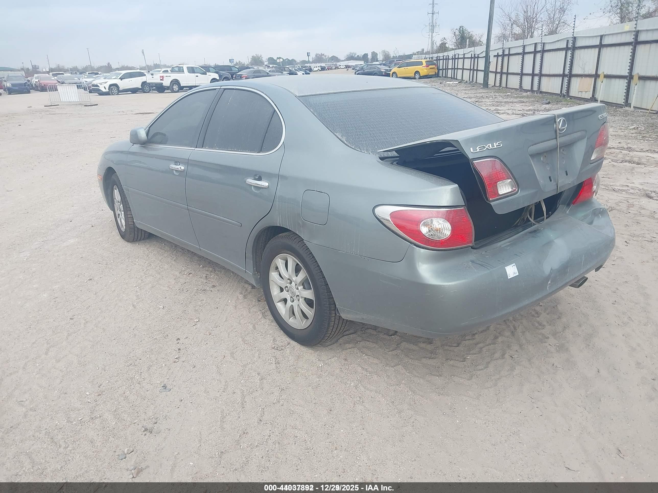 LEXUS ES image 3