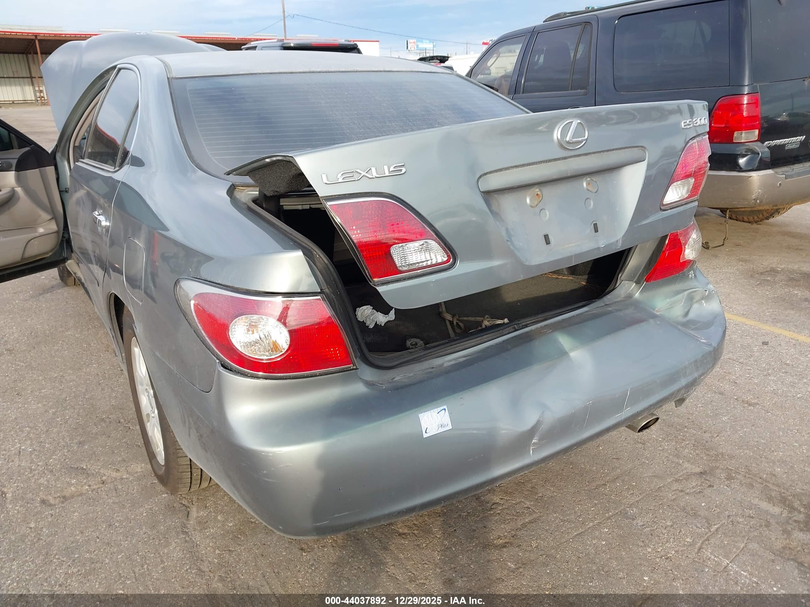 LEXUS ES image 6