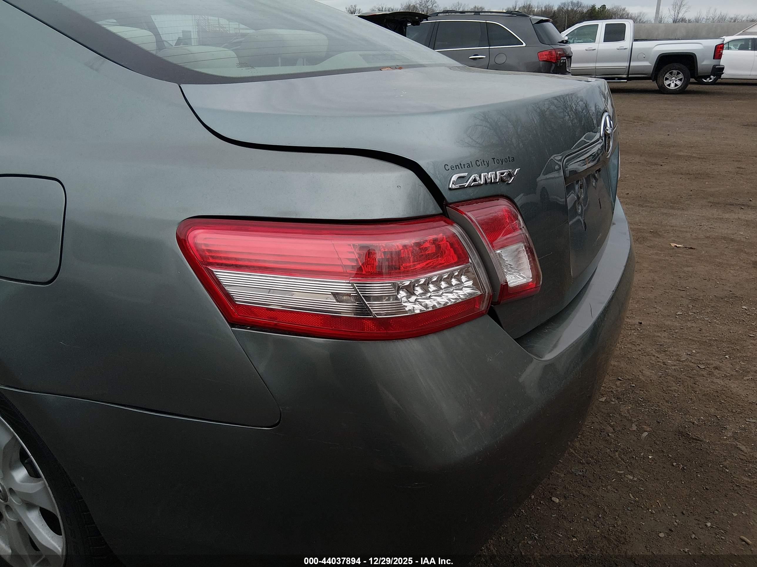 TOYOTA CAMRY image 6
