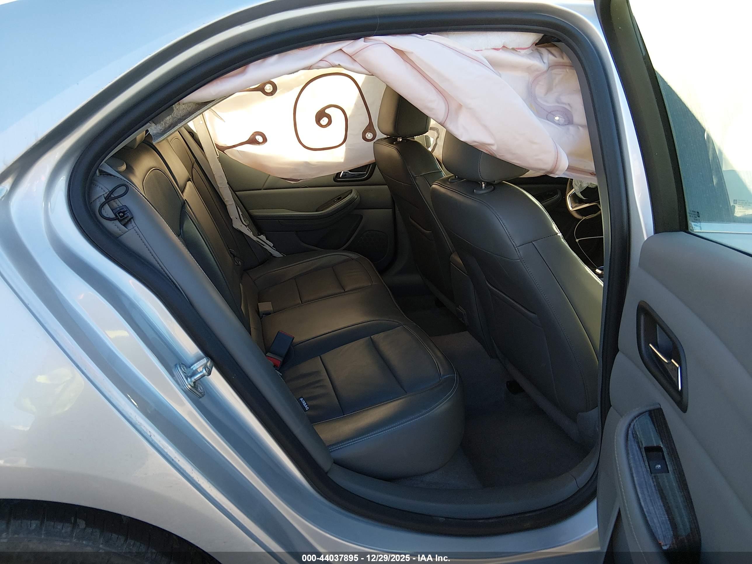 CHEVROLET MALIBU image 8