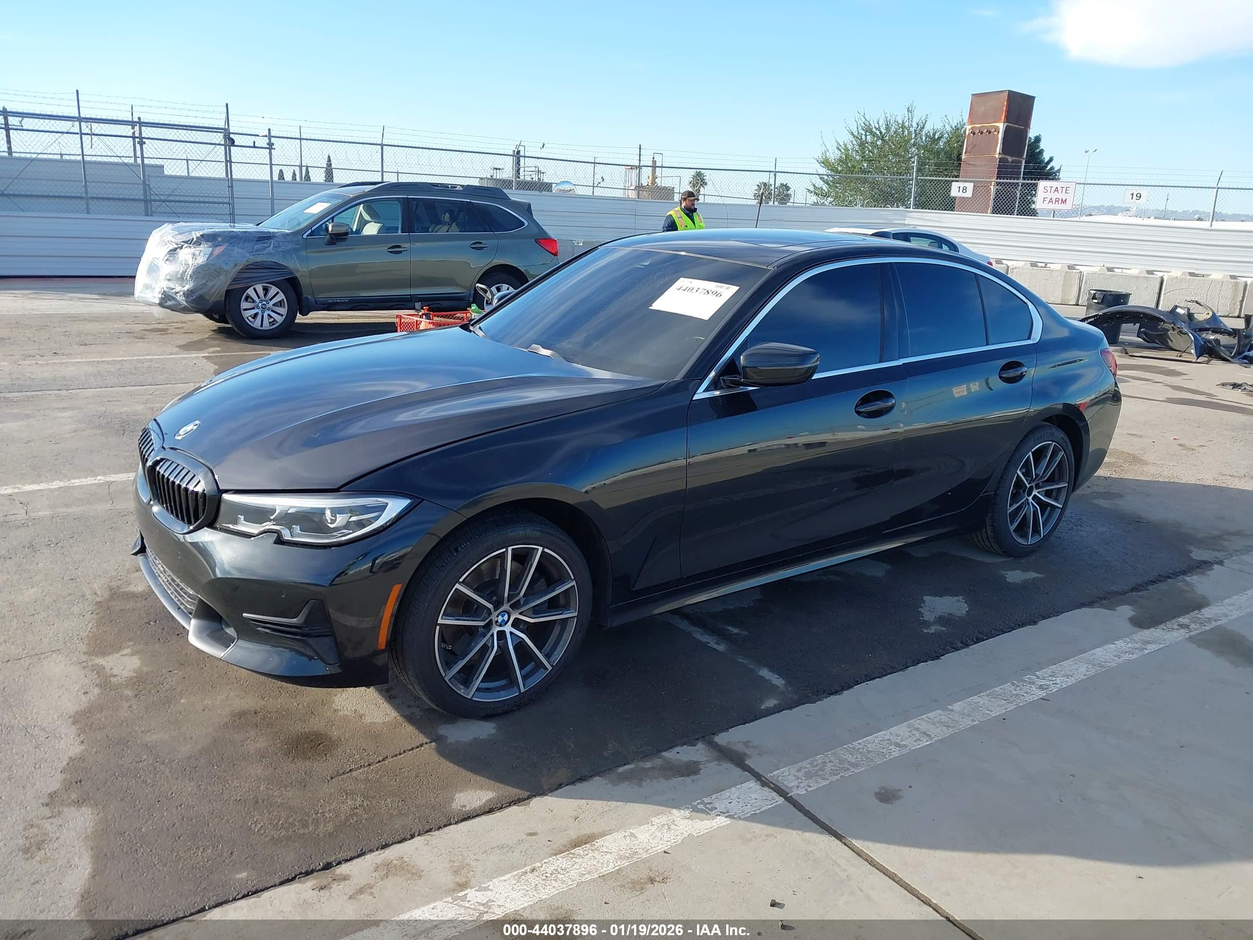 BMW 330I image 2