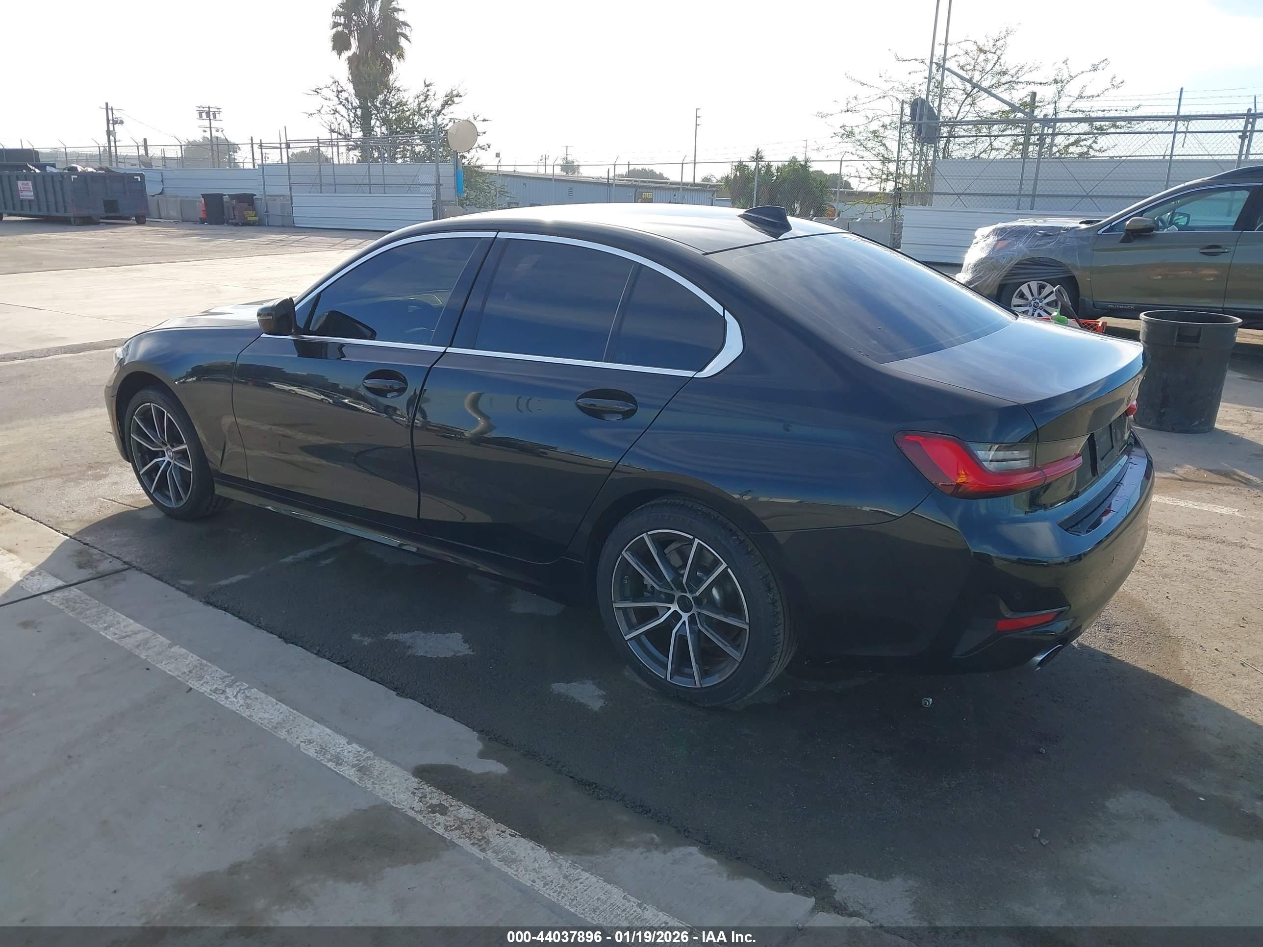 BMW 330I image 3