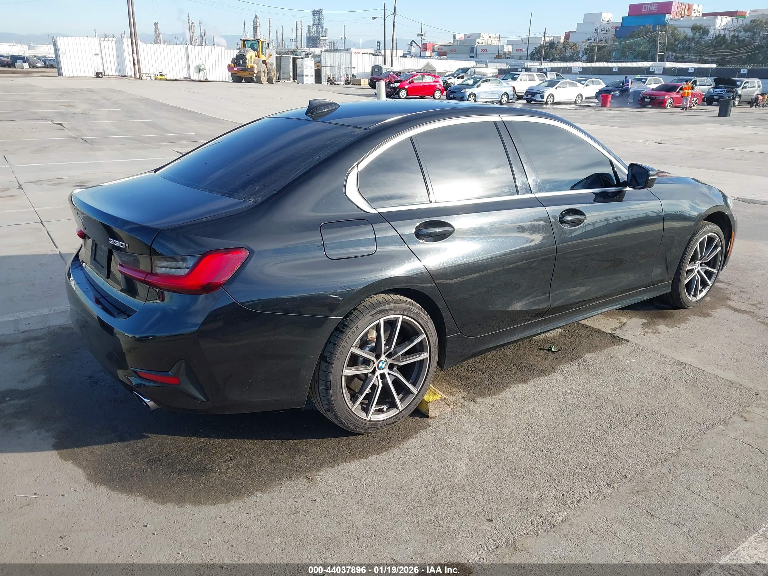 BMW 330I image 4