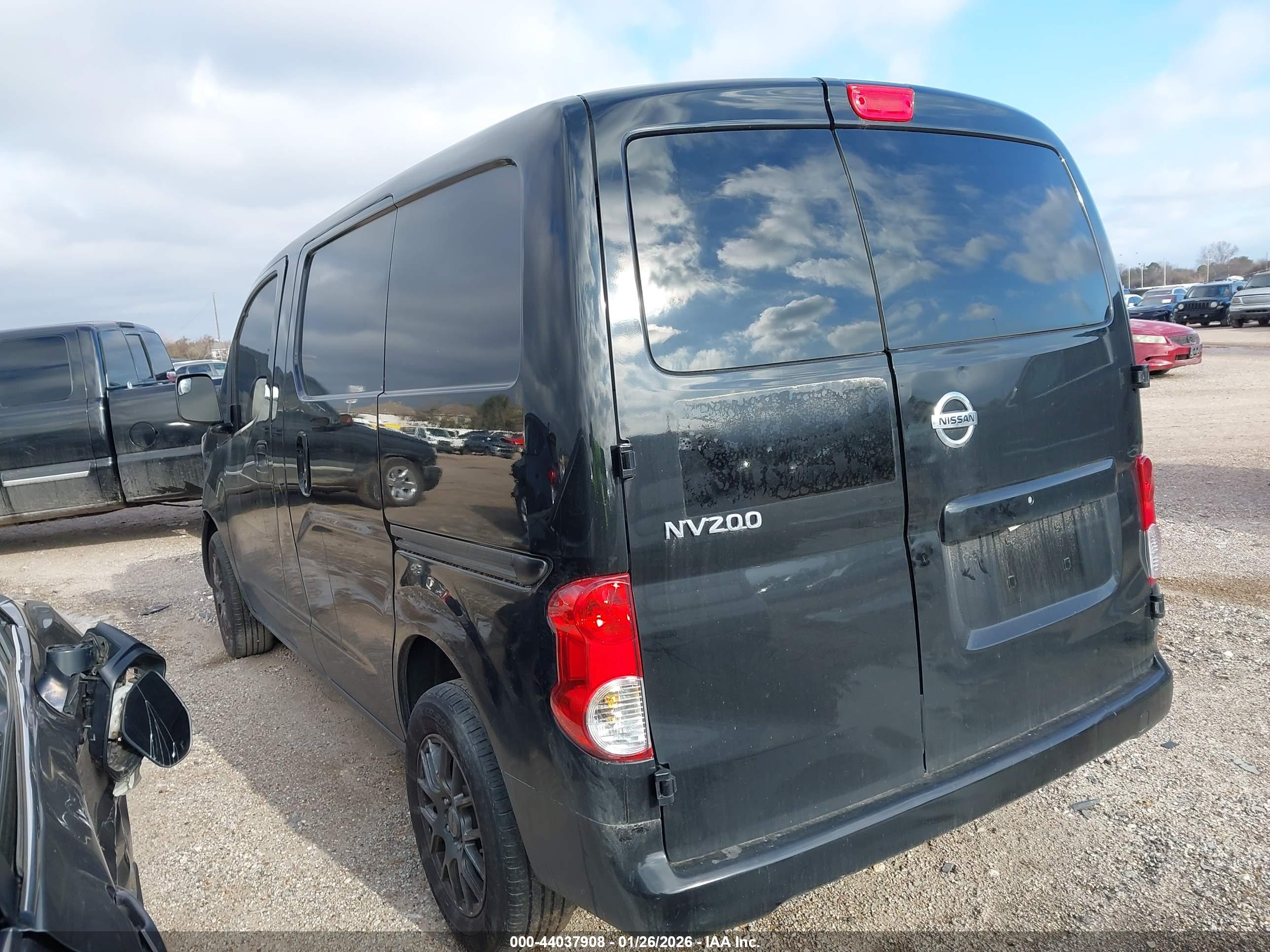 NISSAN NV200 image 3