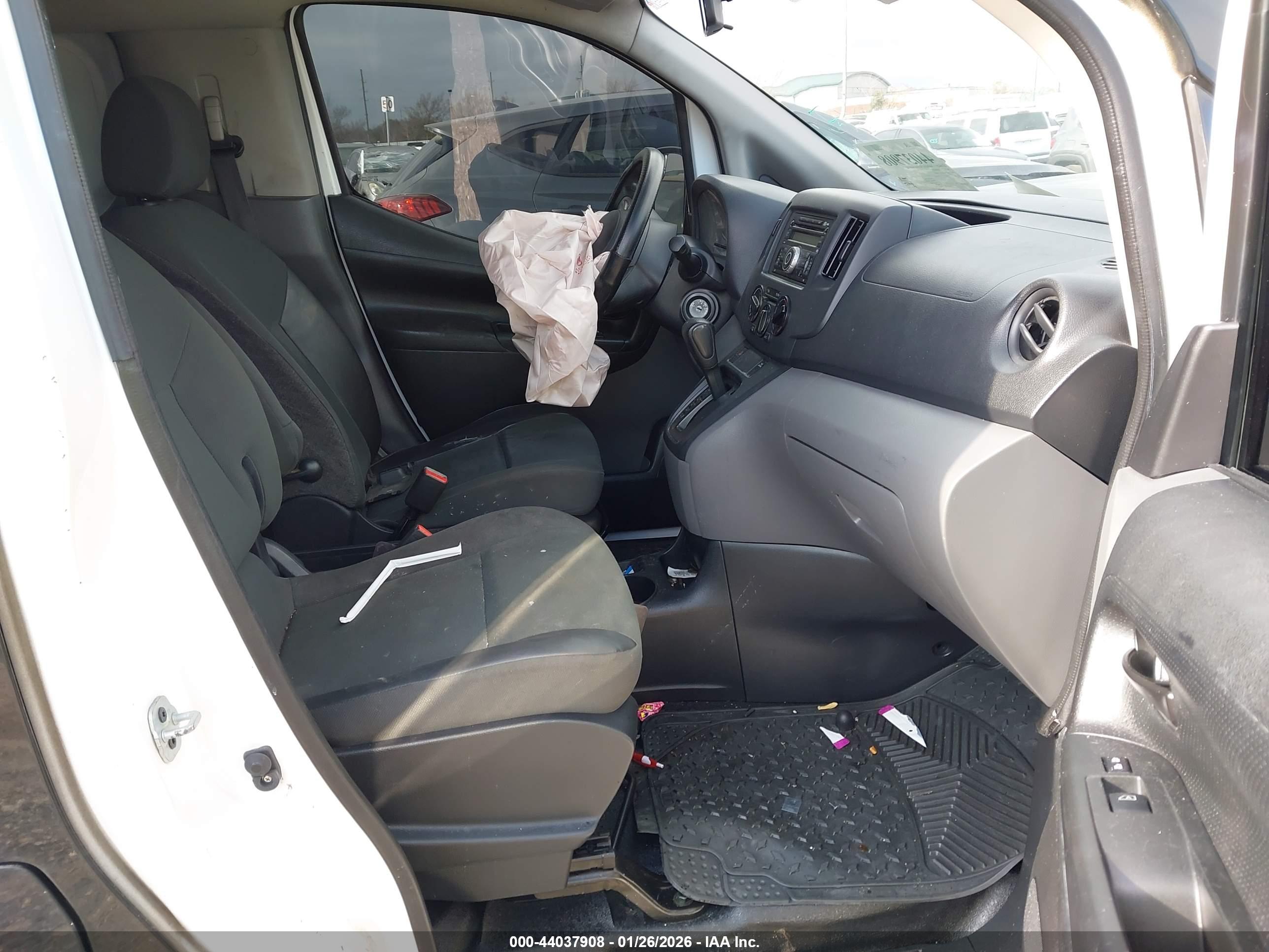 NISSAN NV200 image 5
