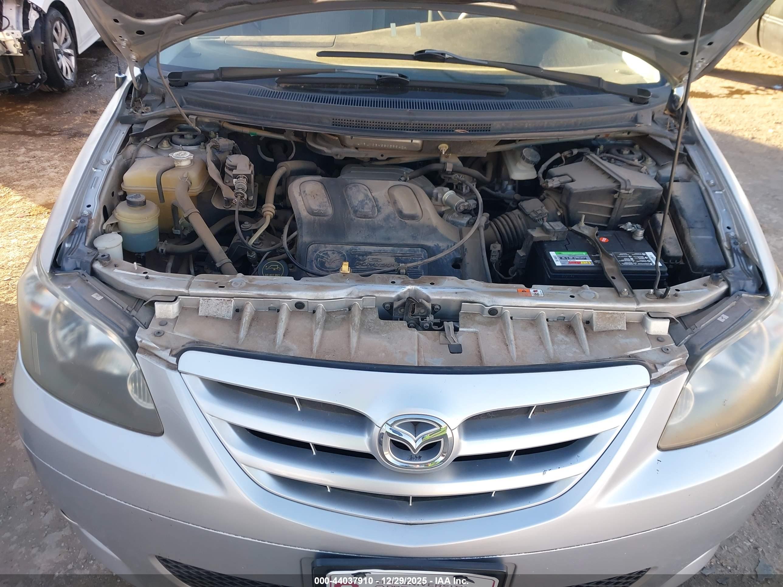 MAZDA MPV image 10