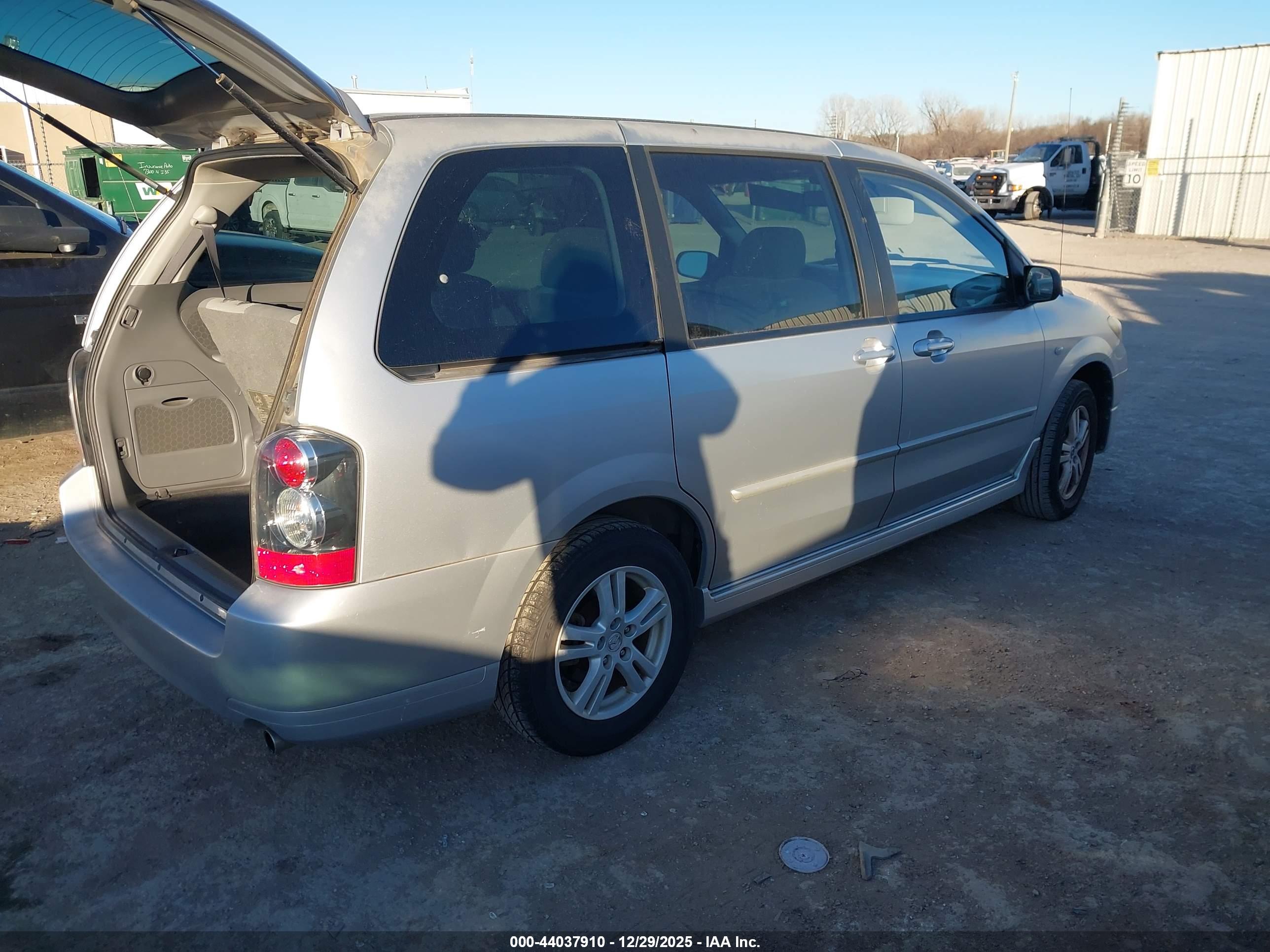 MAZDA MPV image 4