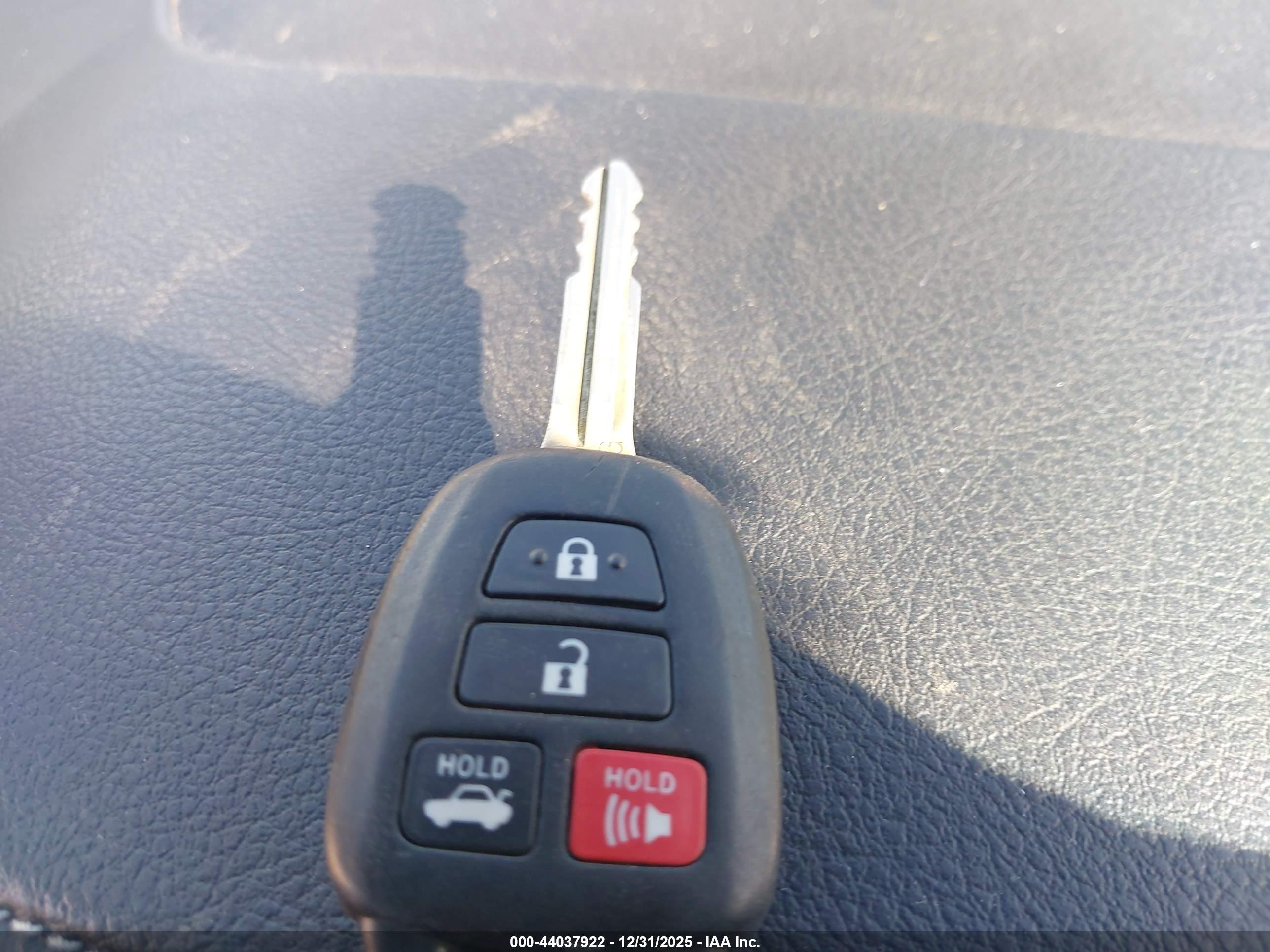 TOYOTA CAMRY image 11