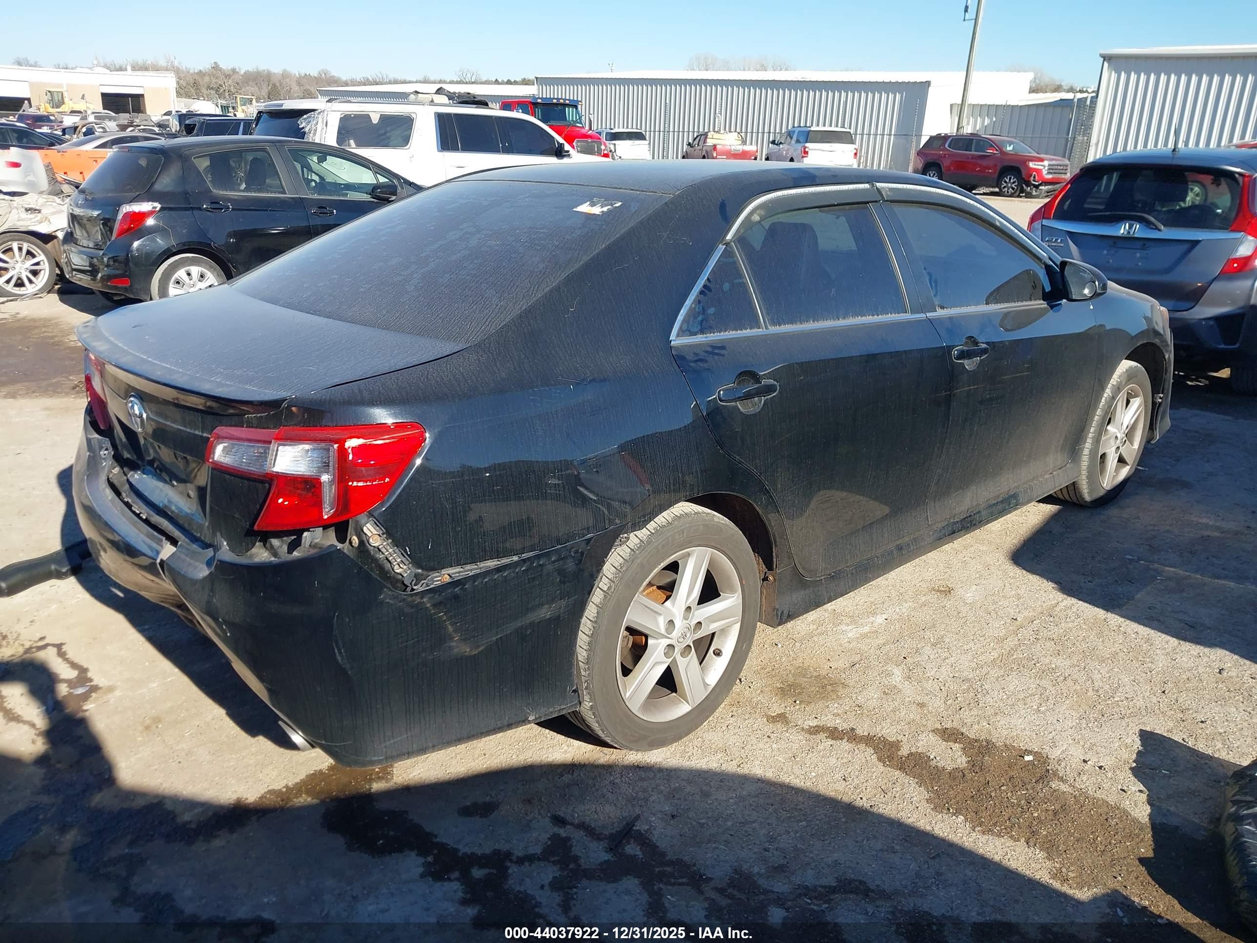 TOYOTA CAMRY image 4