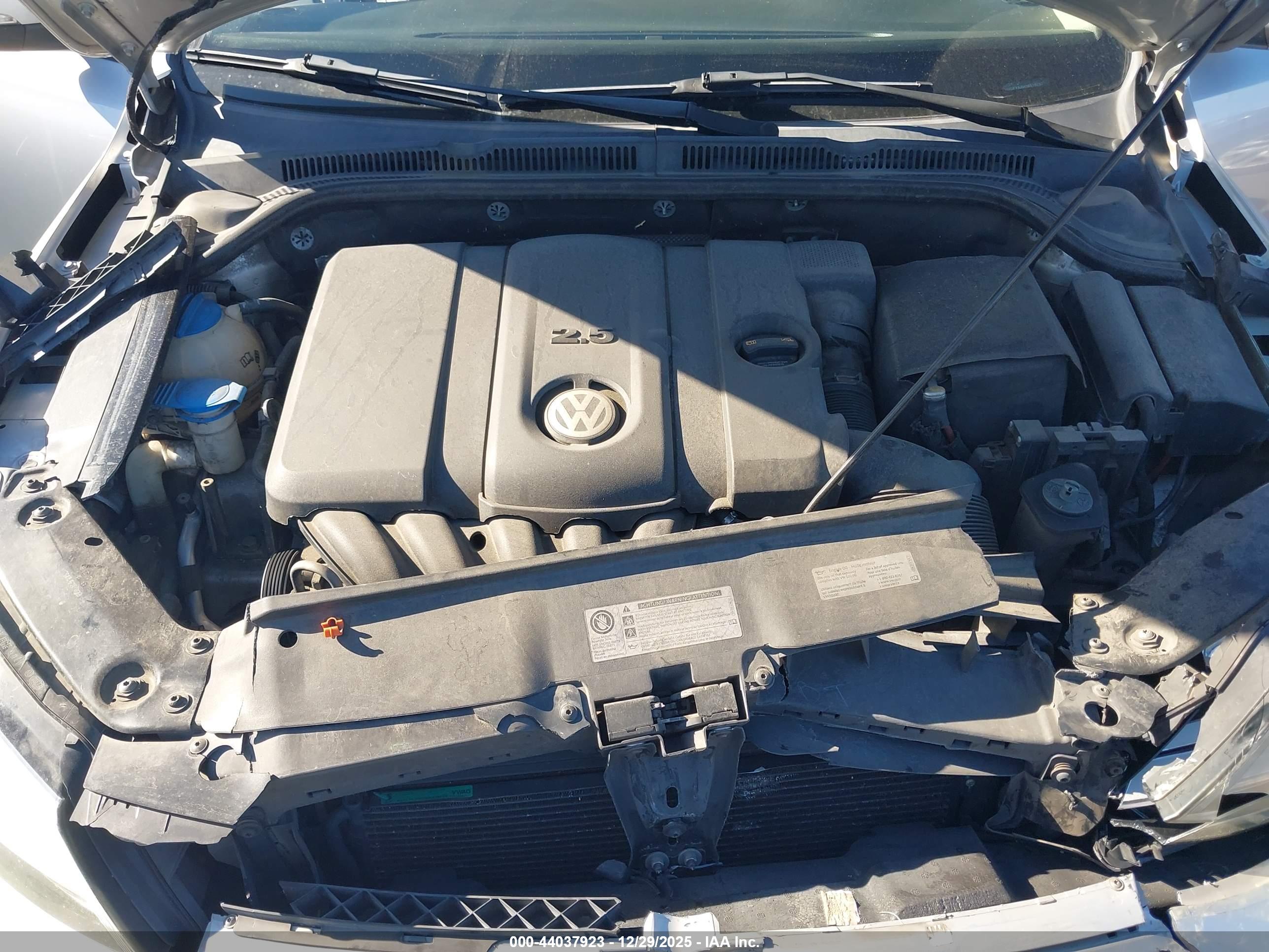 VOLKSWAGEN JETTA image 10