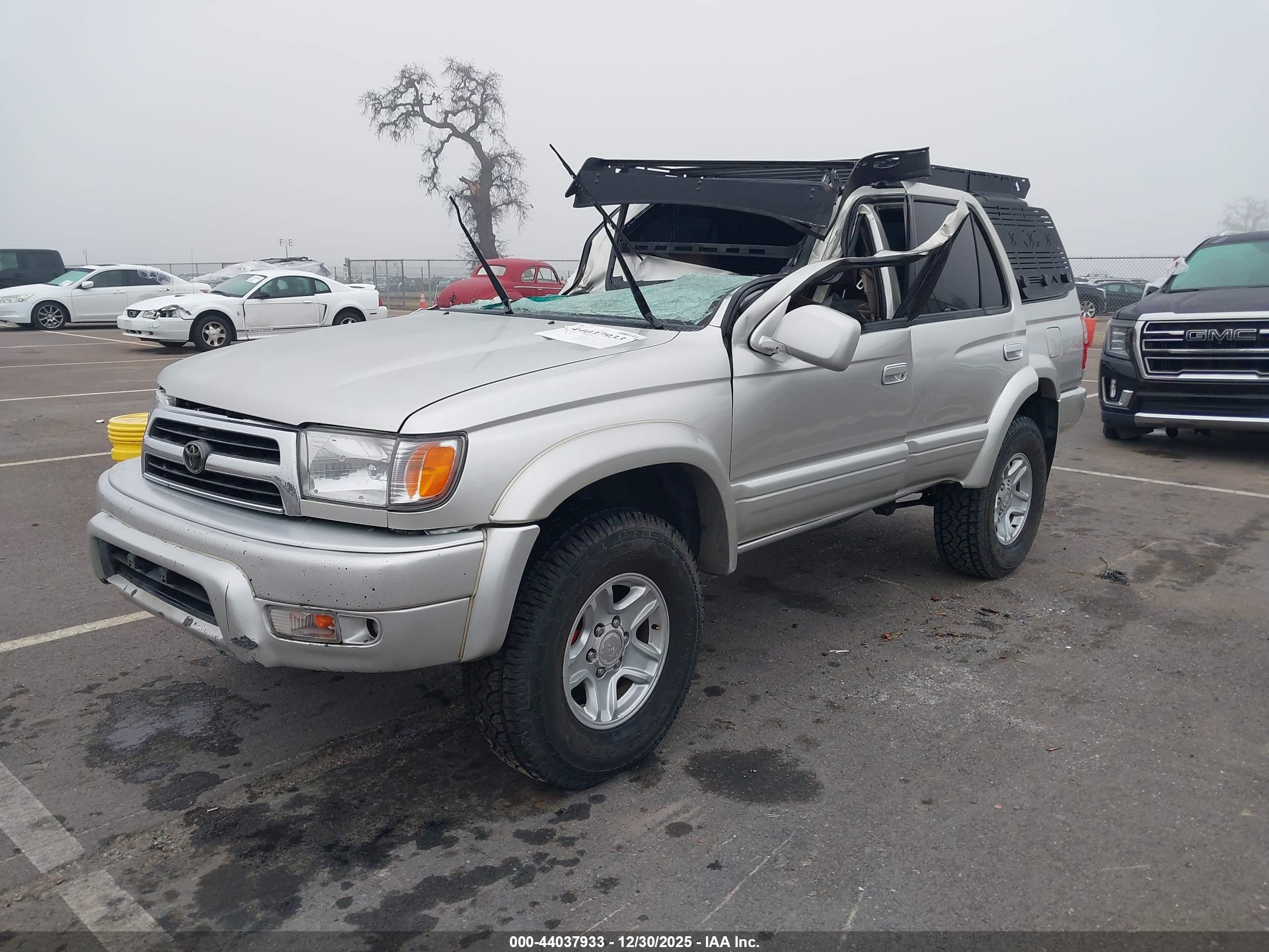 TOYOTA 4RUNNER image 2