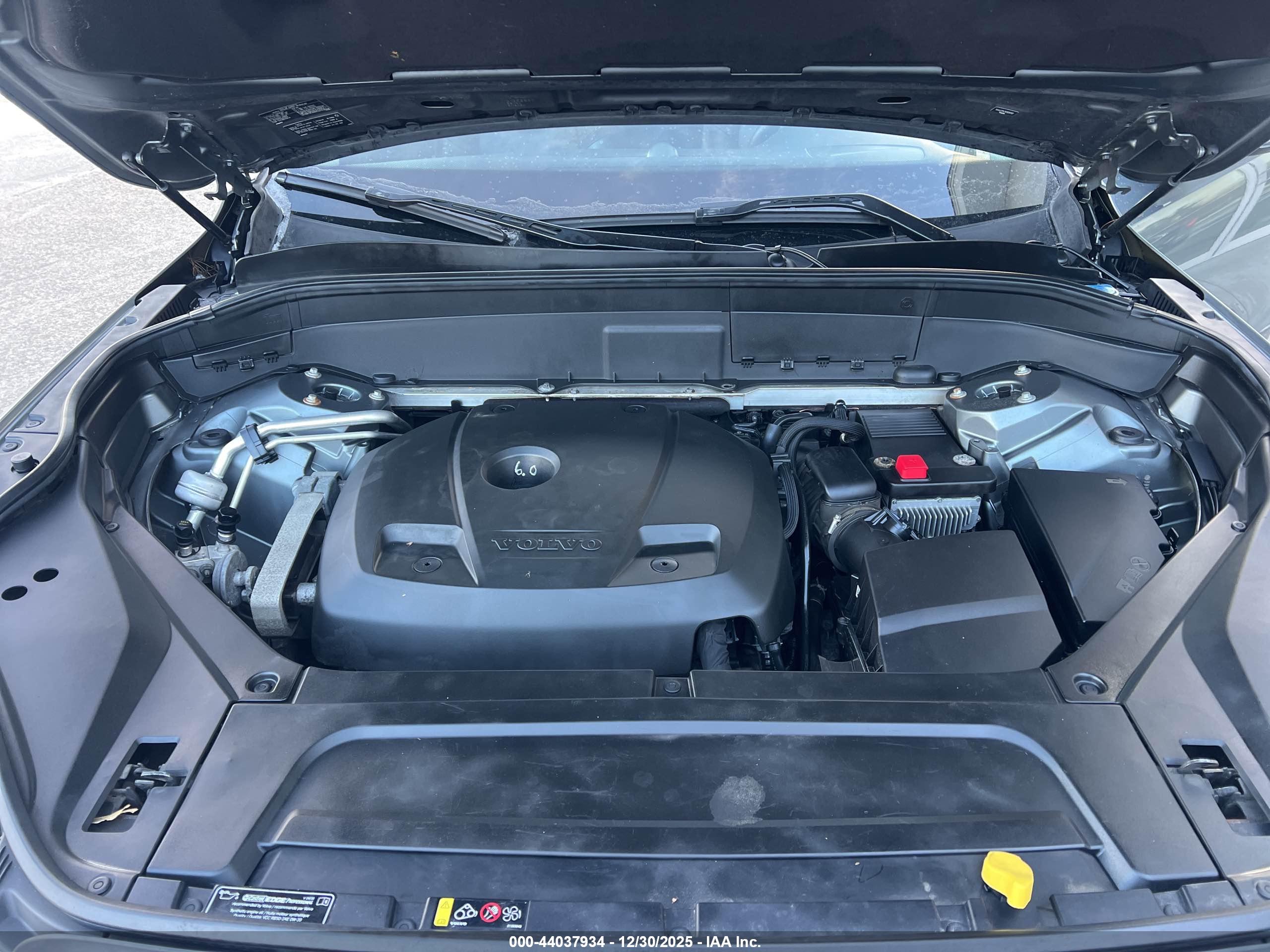 VOLVO XC90 image 10
