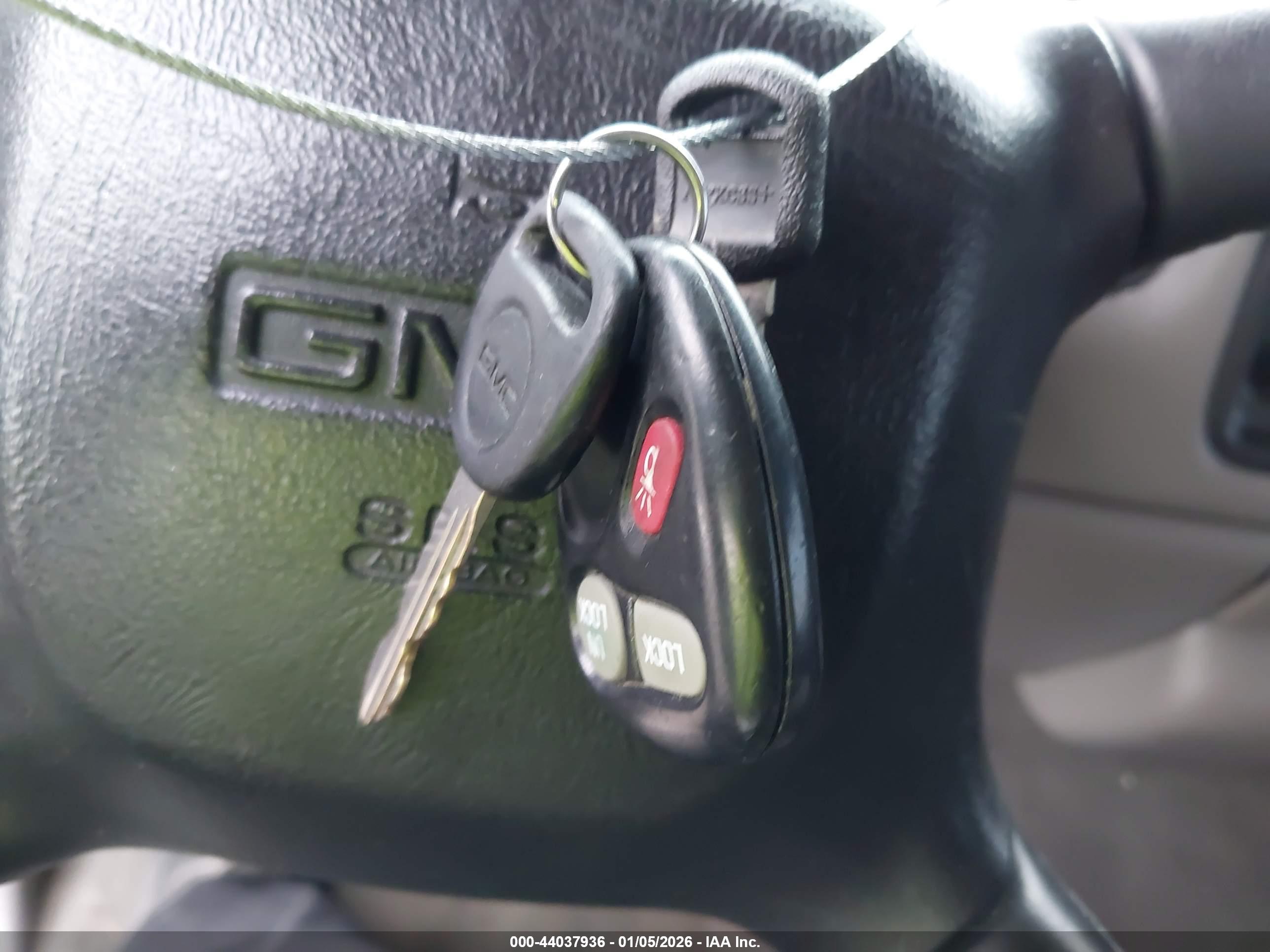 GMC SIERRA image 11