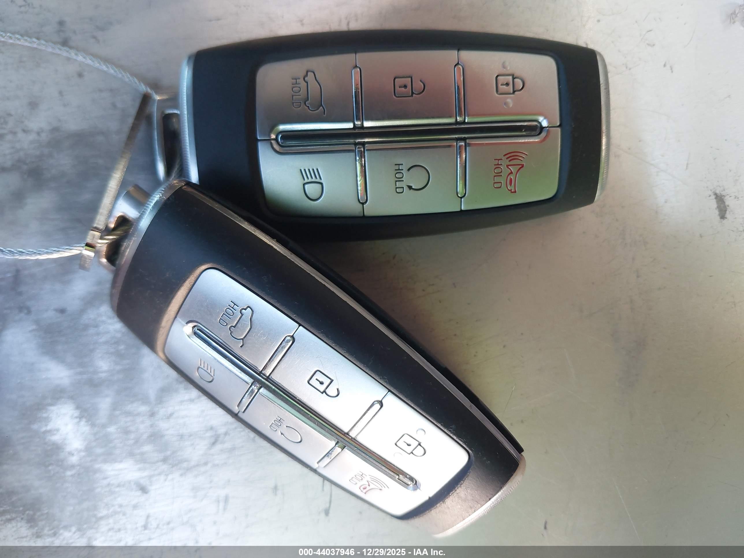 GENESIS GV70 image 11