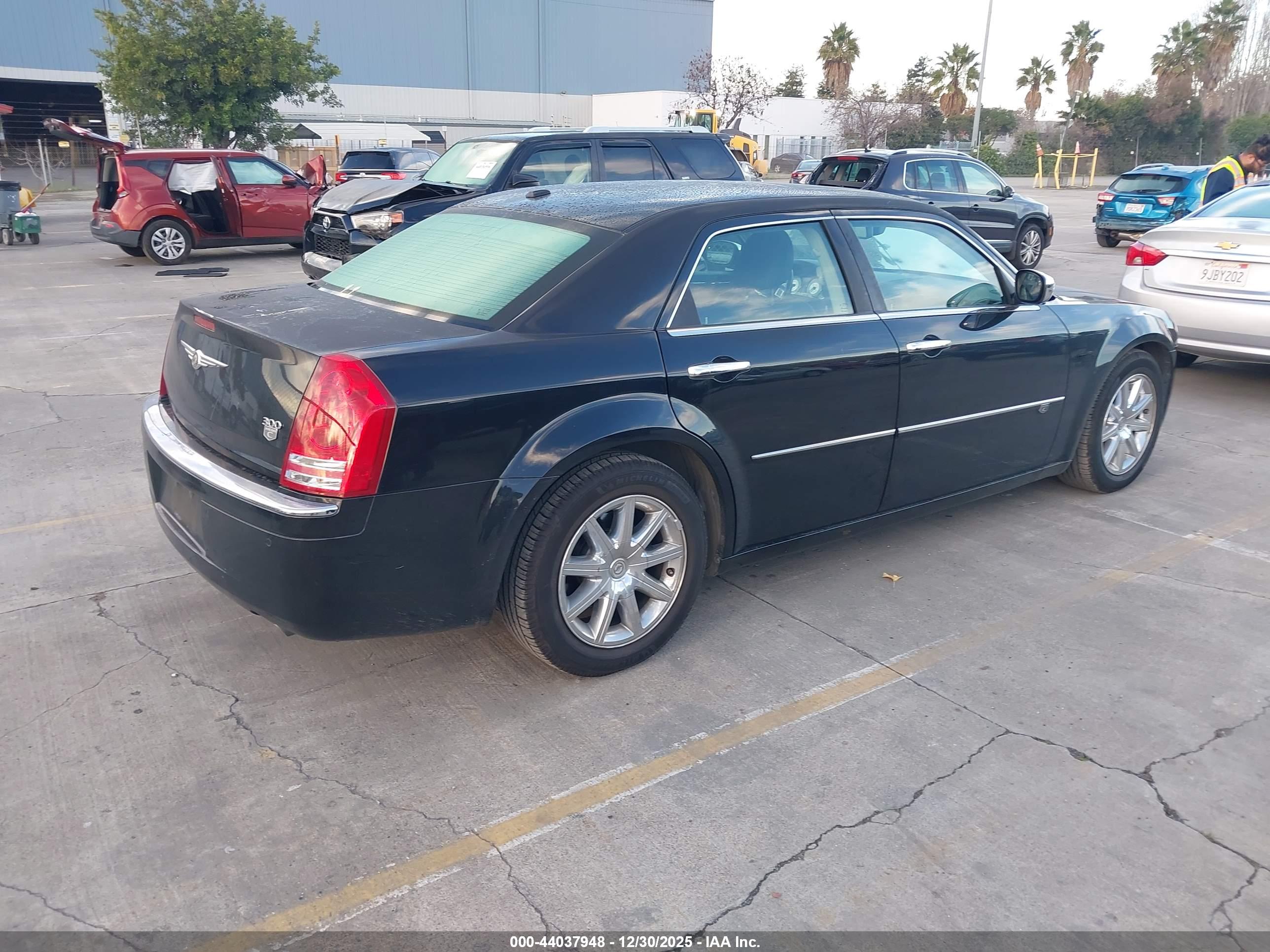 CHRYSLER 300C image 4
