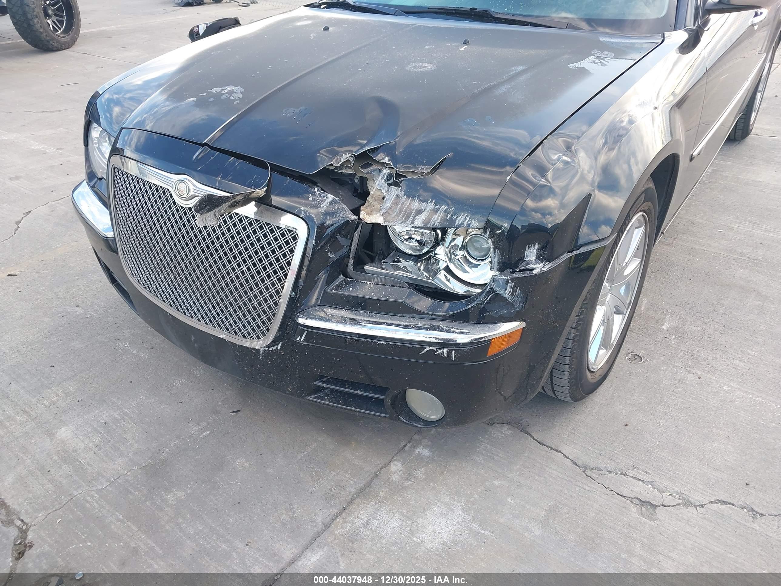CHRYSLER 300C image 6