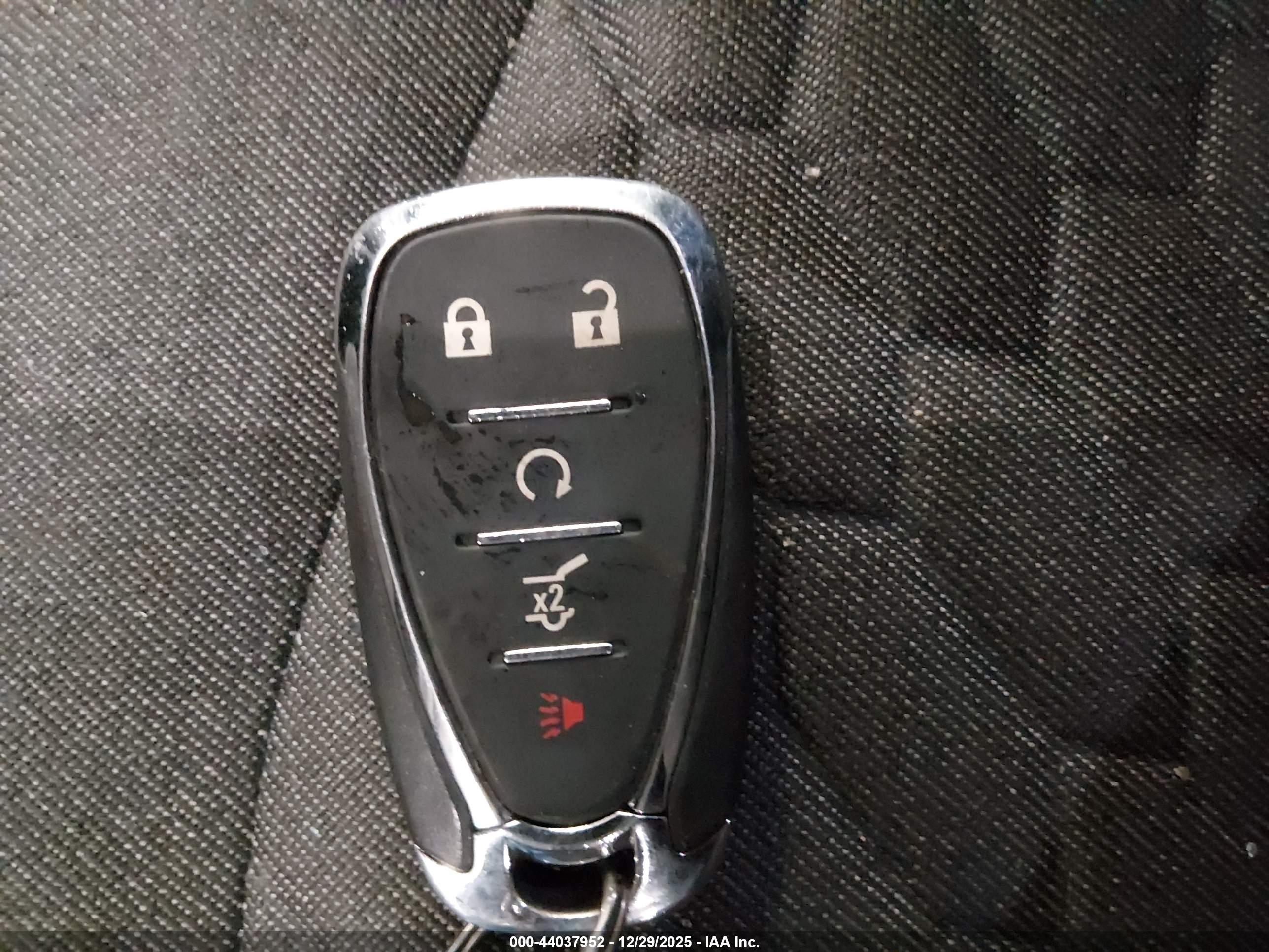 CHEVROLET EQUINOX image 11