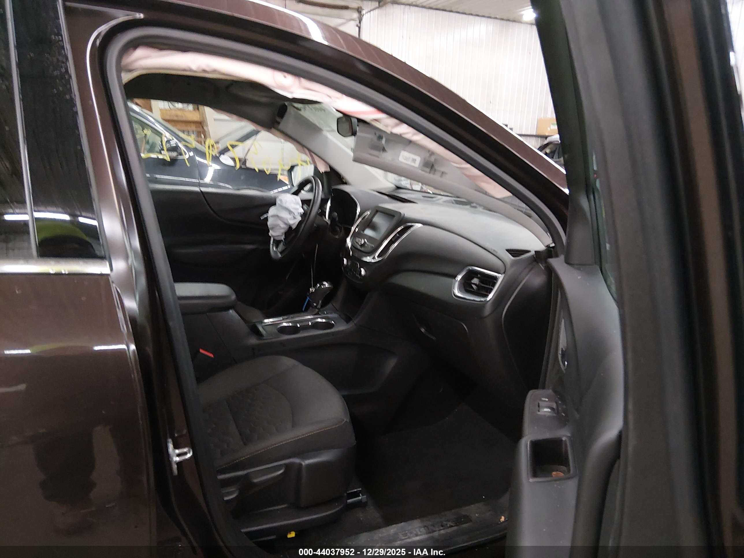 CHEVROLET EQUINOX image 5