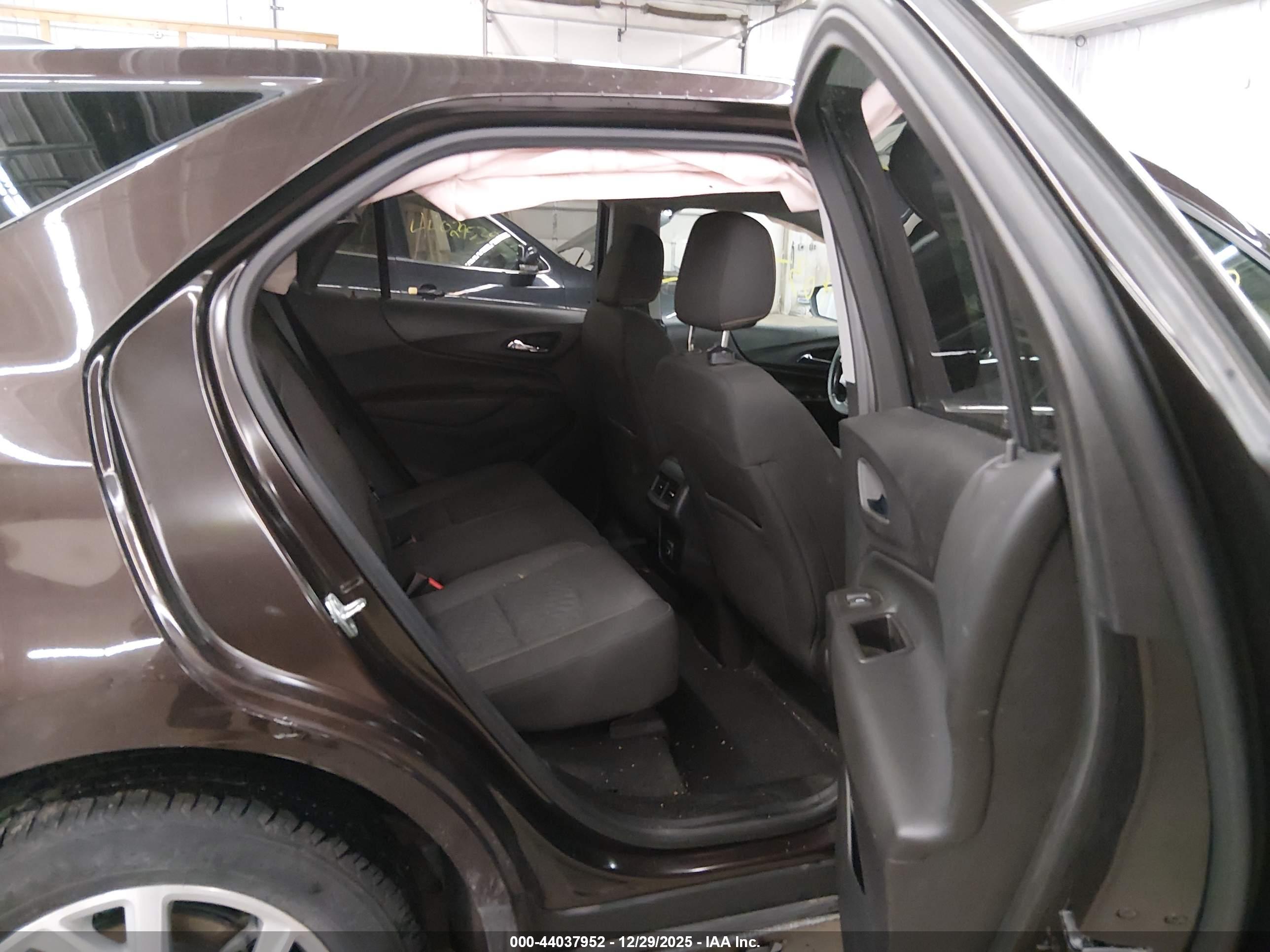 CHEVROLET EQUINOX image 8