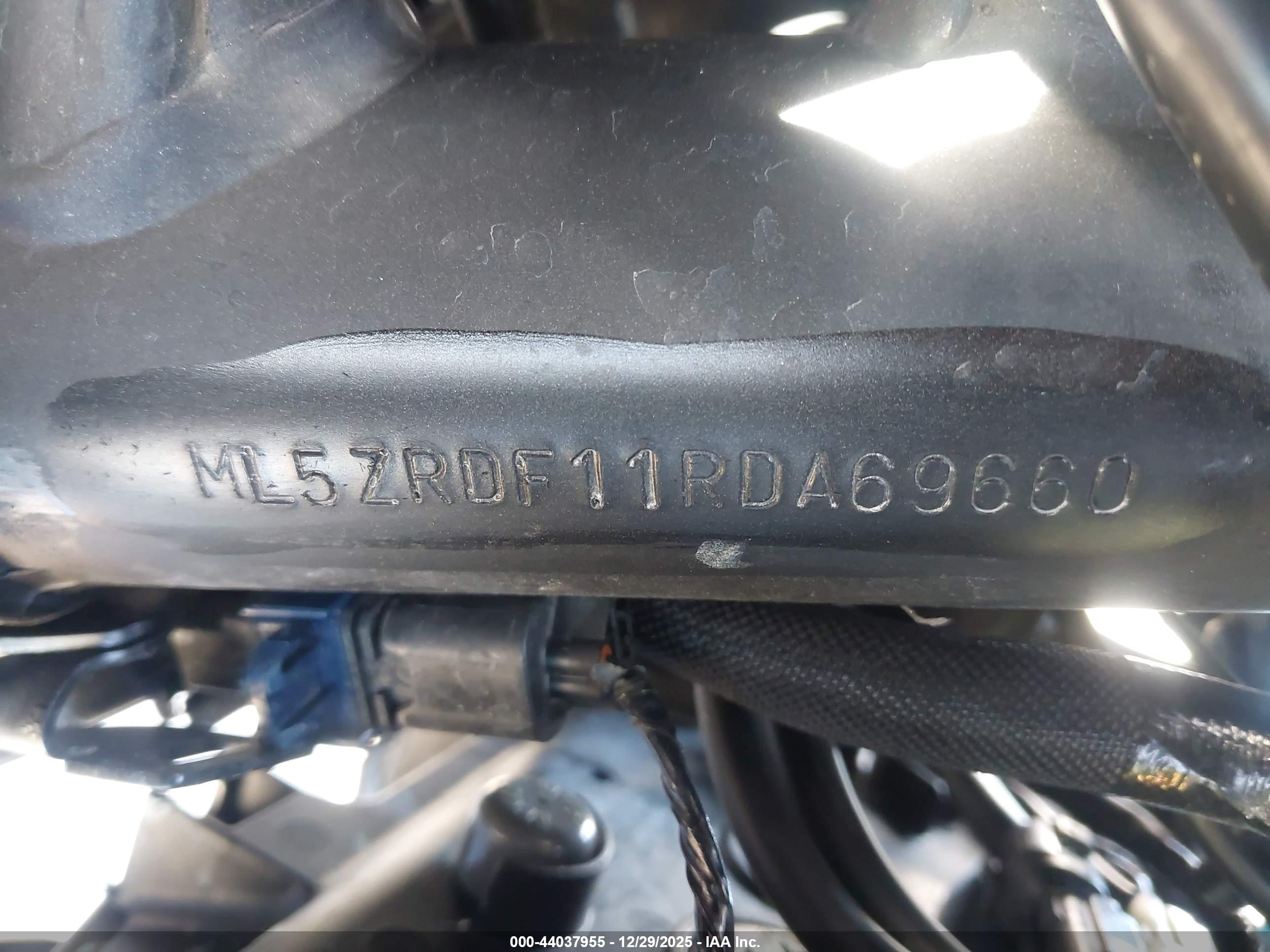 KAWASAKI ZR900 image 10