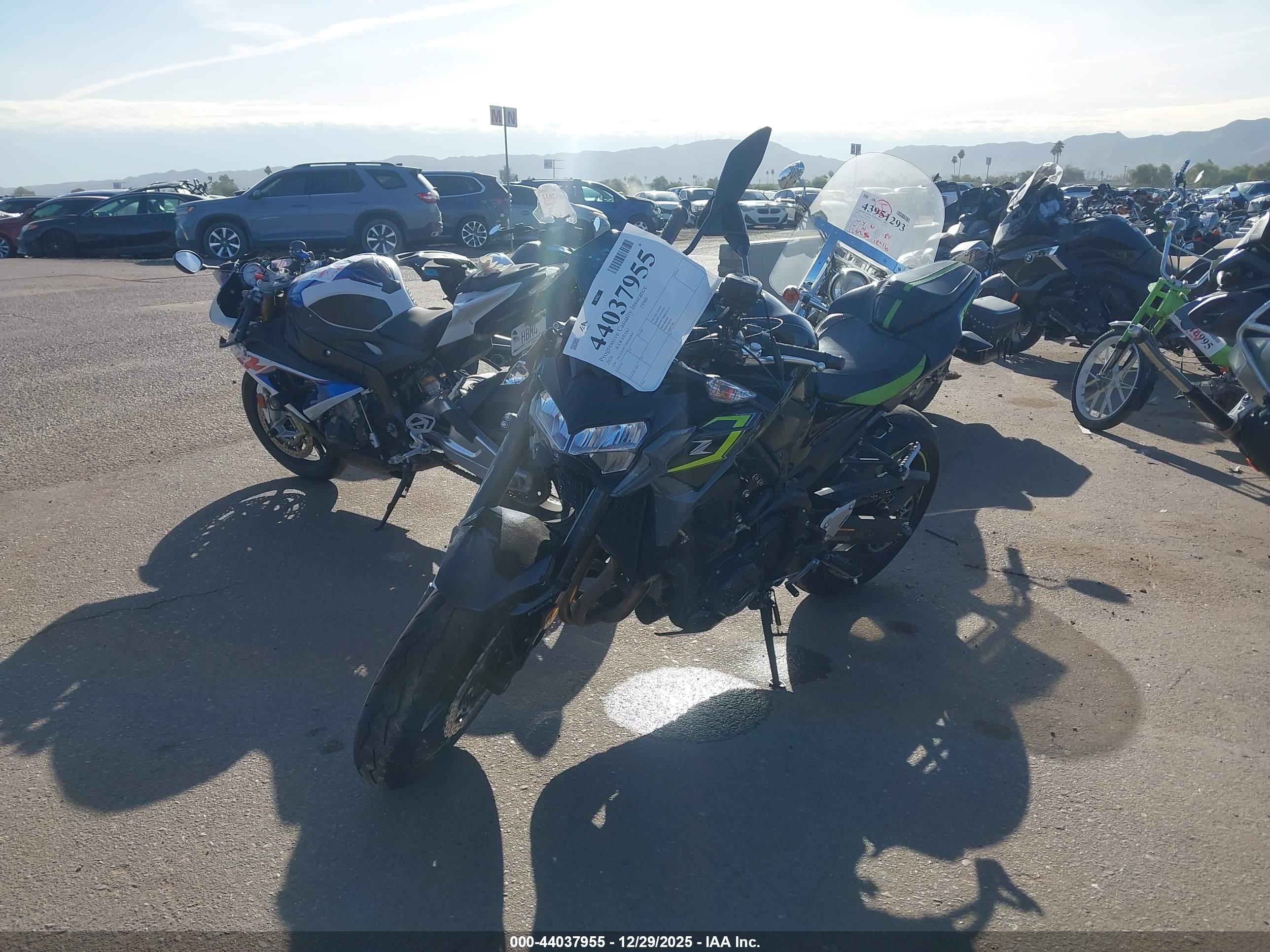 KAWASAKI ZR900 image 2