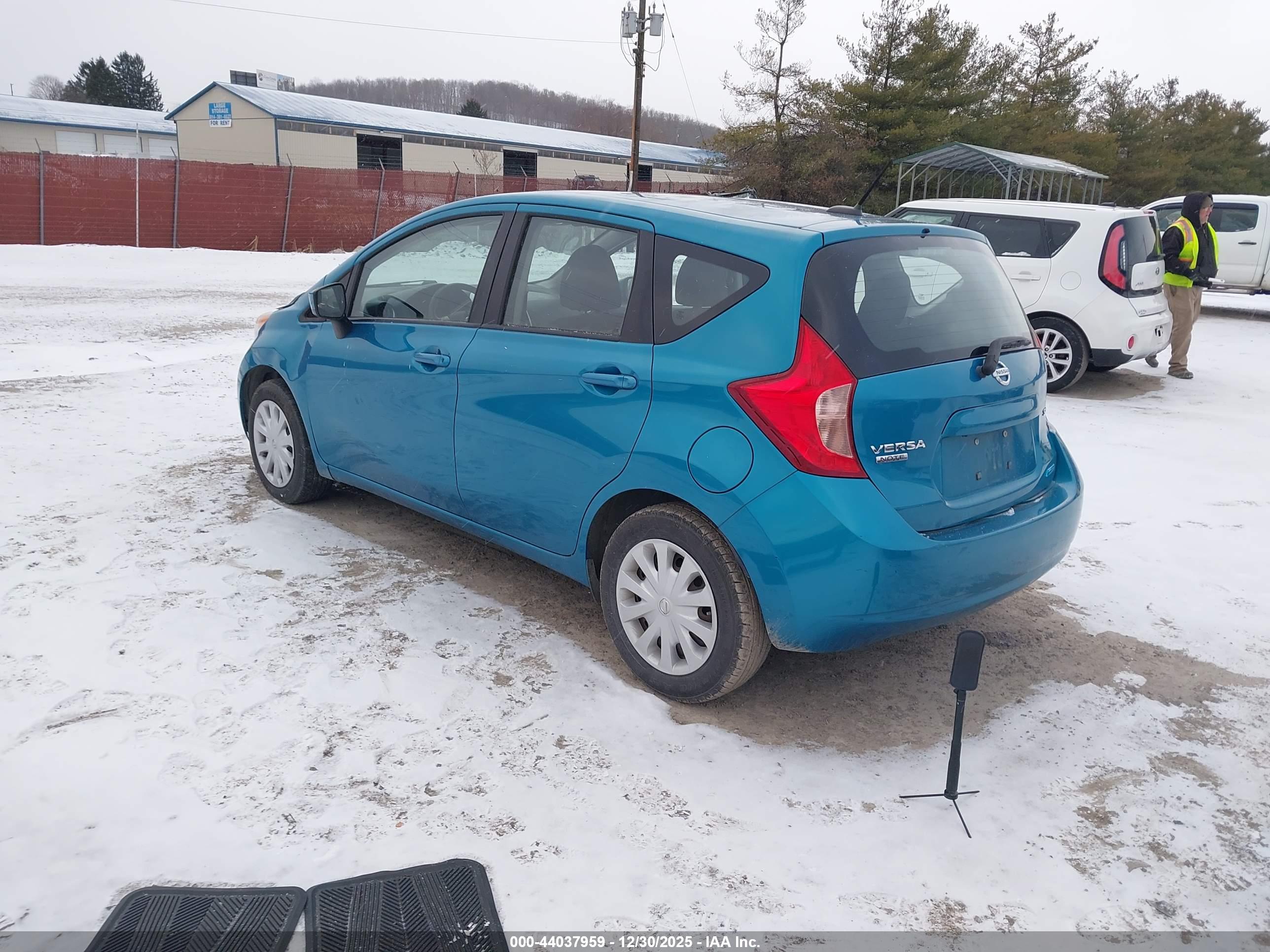 NISSAN VERSA image 3