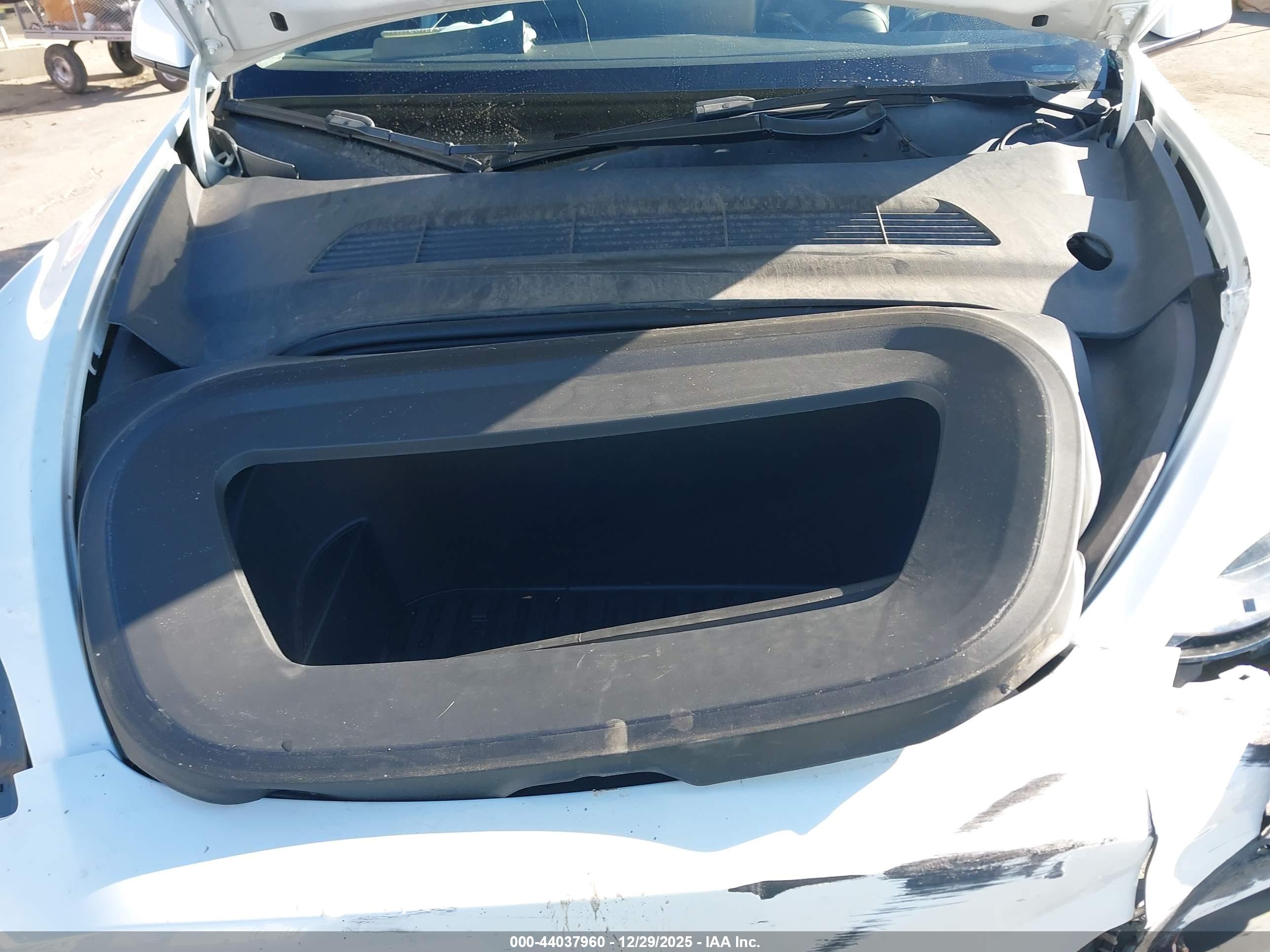 TESLA MODEL image 10