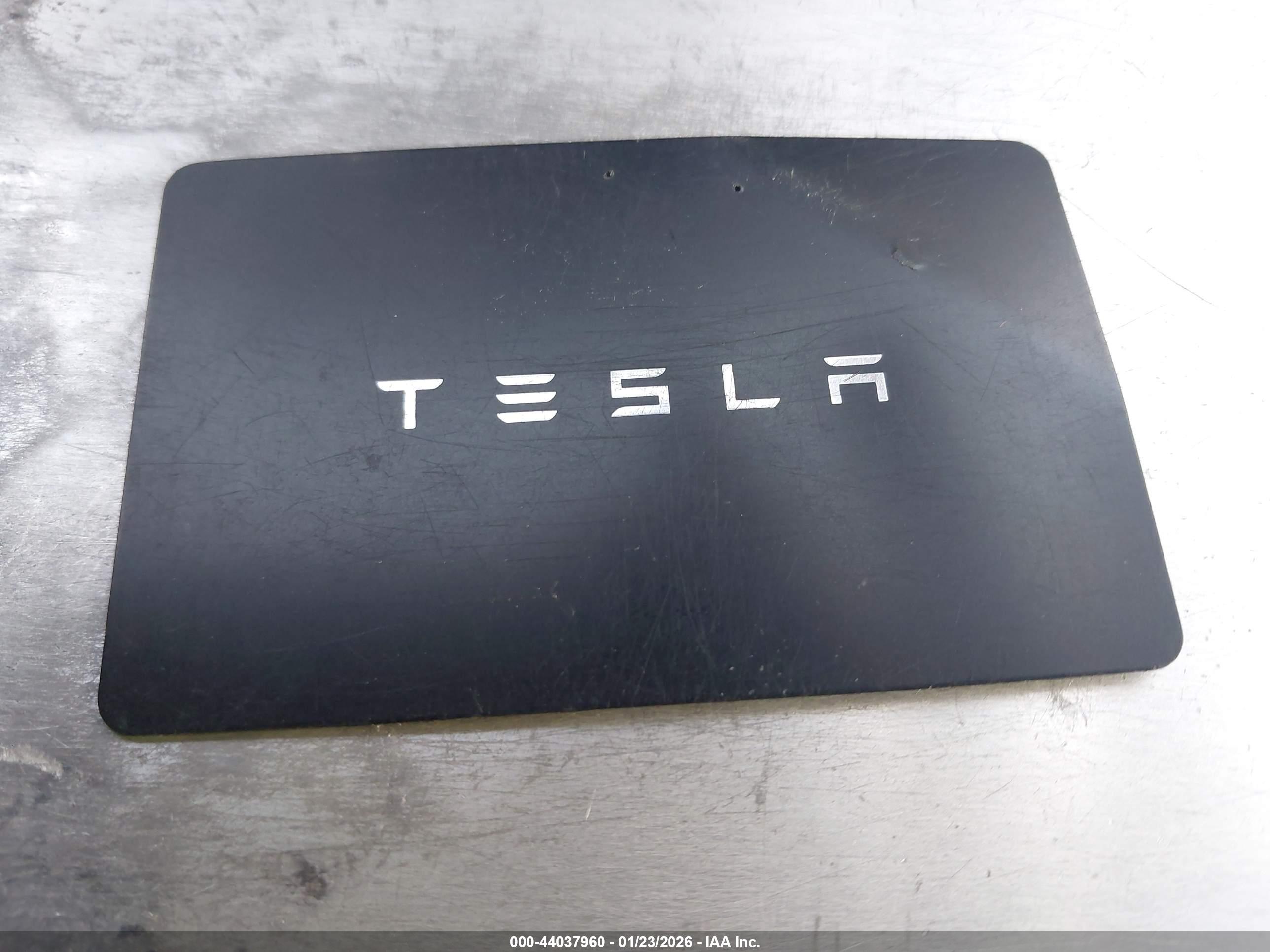 TESLA MODEL image 11